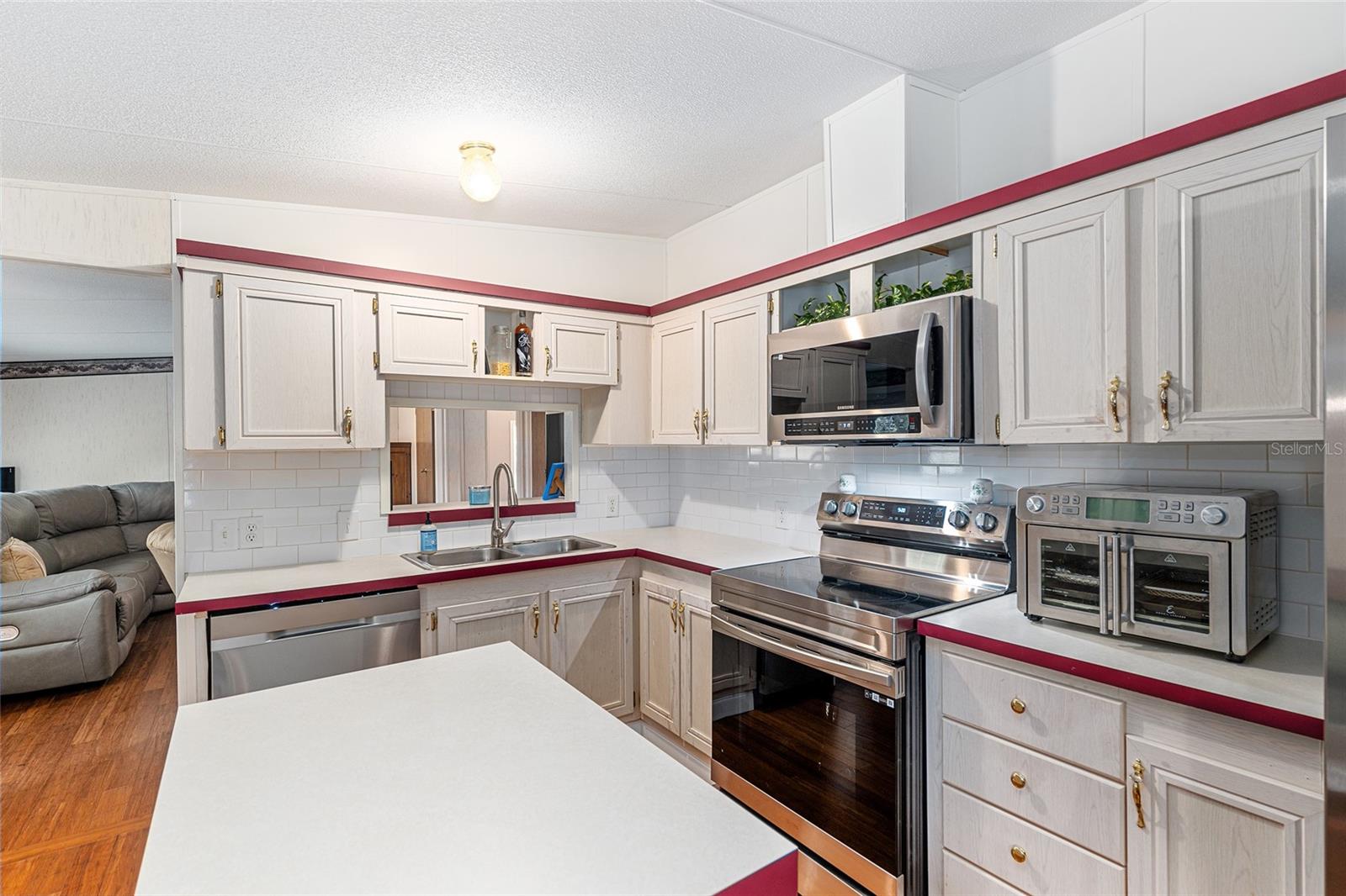 NEWBERRY CHAPMAN & WHITES ADD - Residential