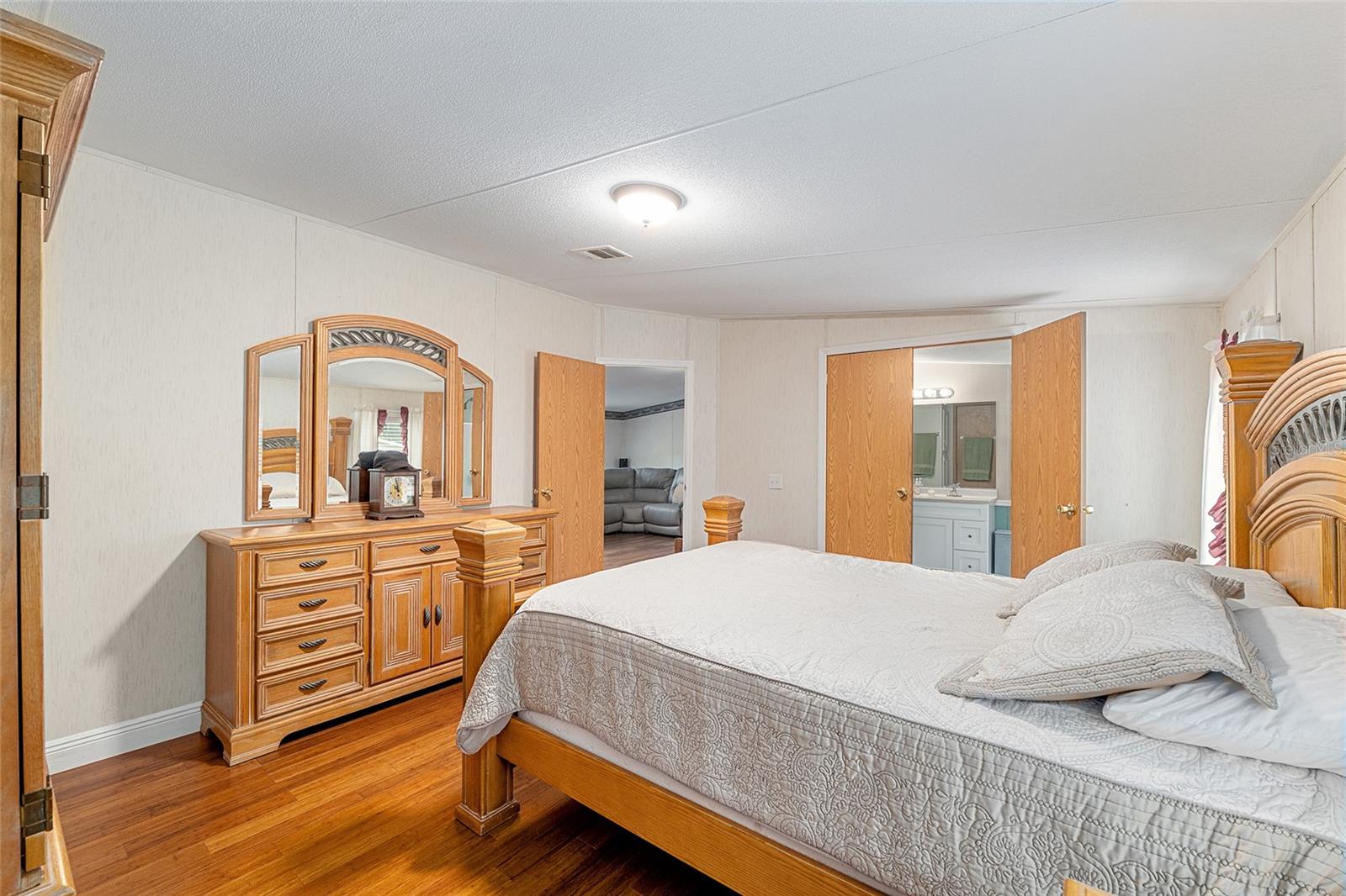 NEWBERRY CHAPMAN & WHITES ADD - Residential