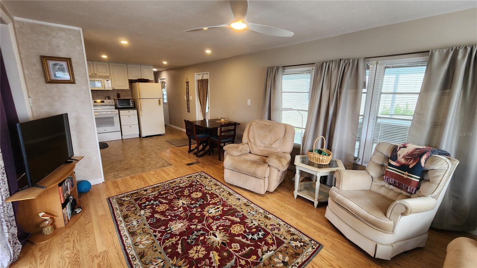 OAKWOOD MANOR - Residential