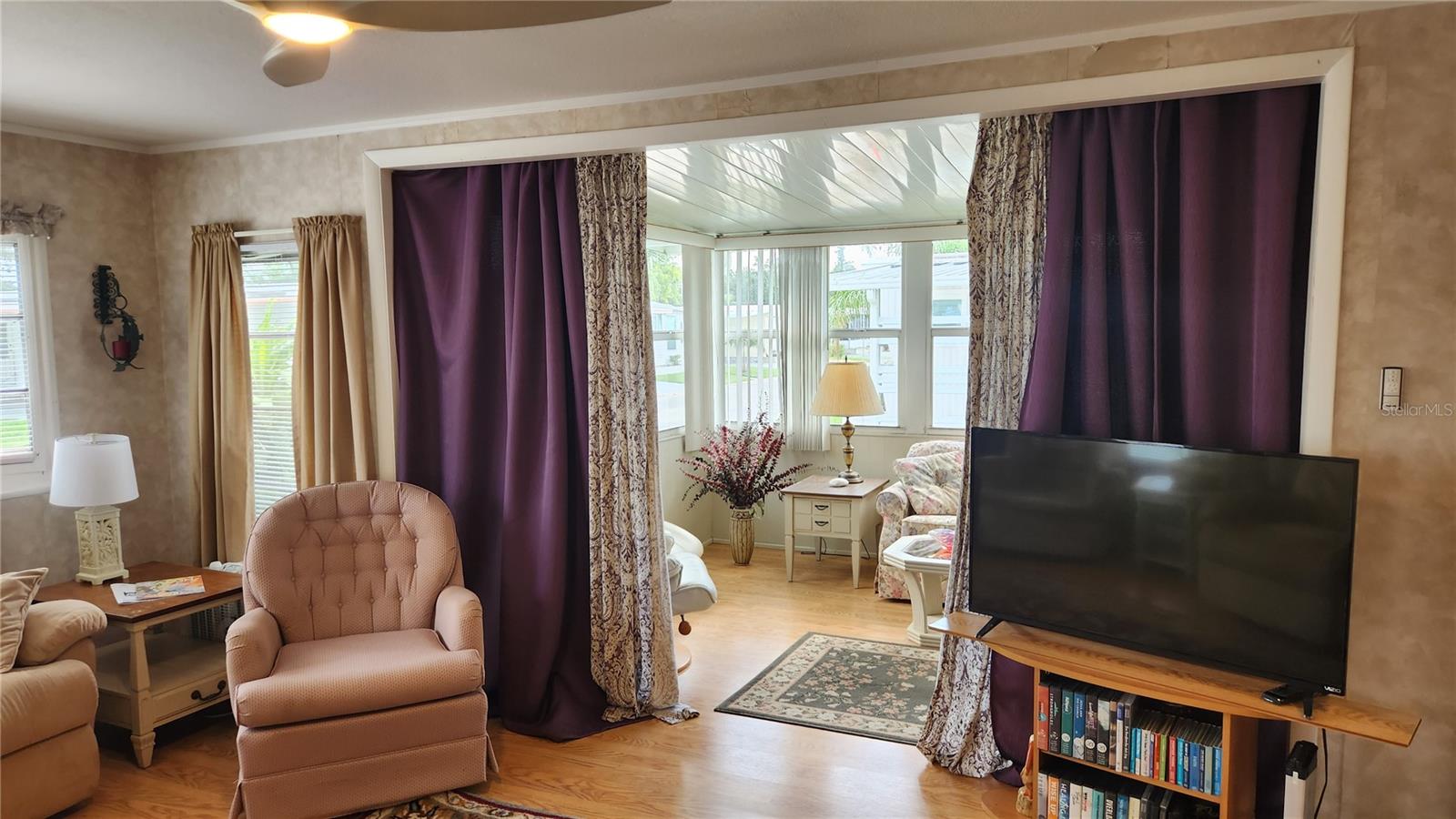 OAKWOOD MANOR - Residential