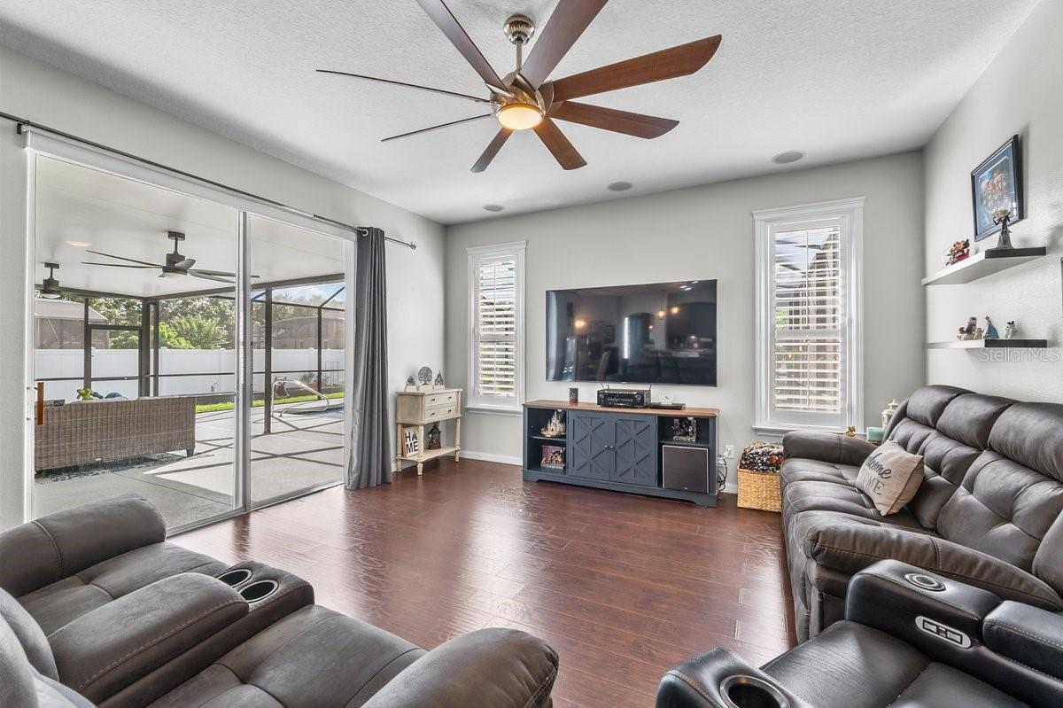 ESTATES AUBURNDALE PH 02 - Residential