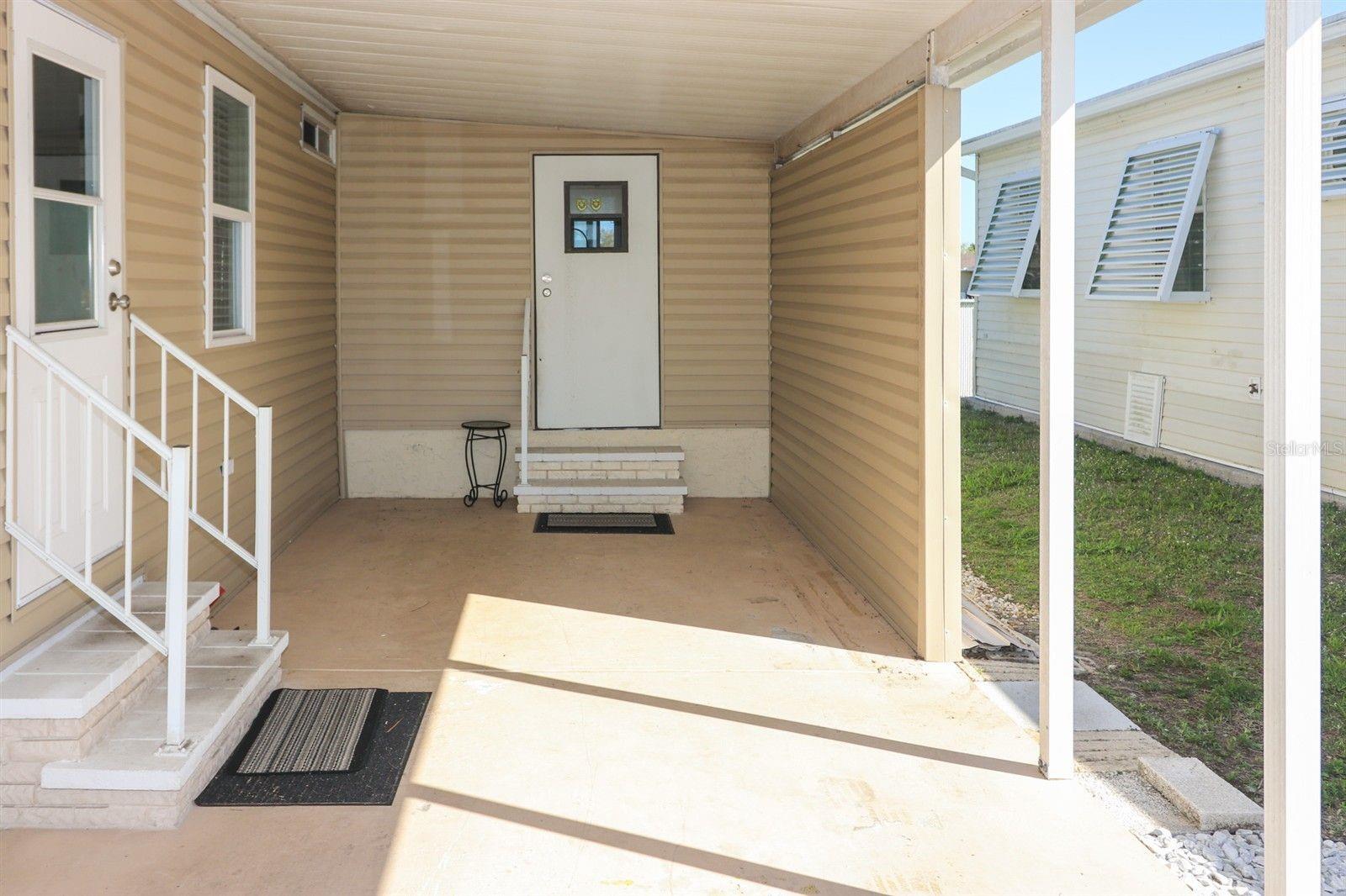 EMERALD LAKES - Residential