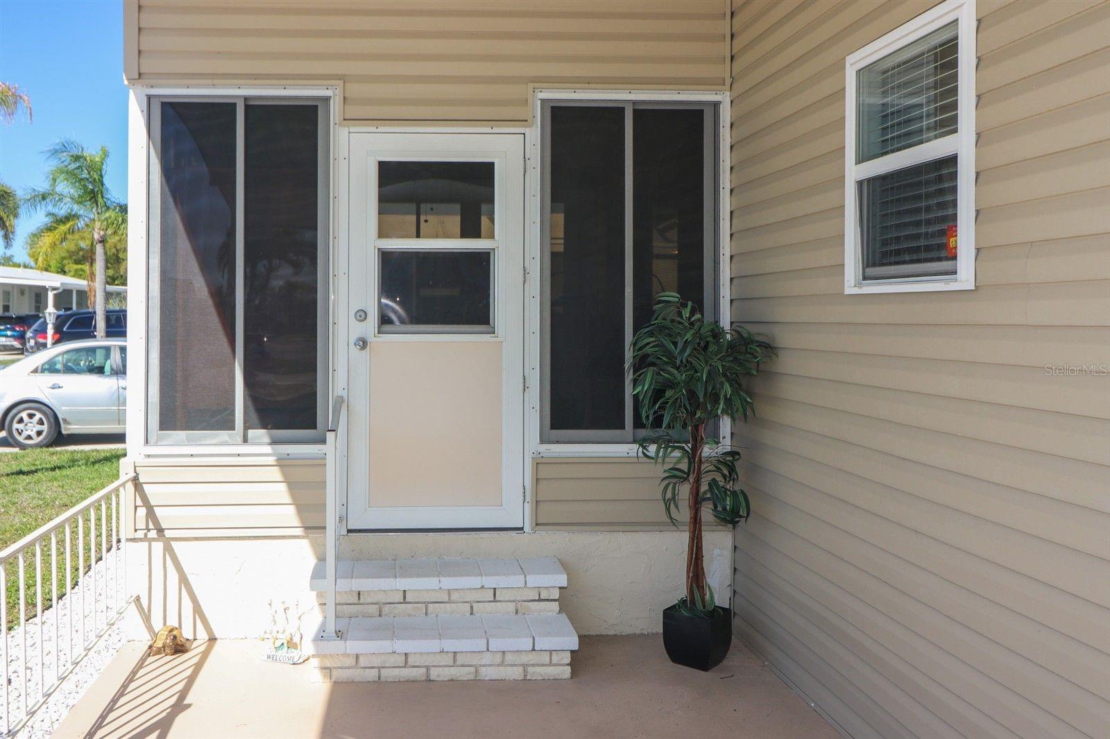 EMERALD LAKES - Residential