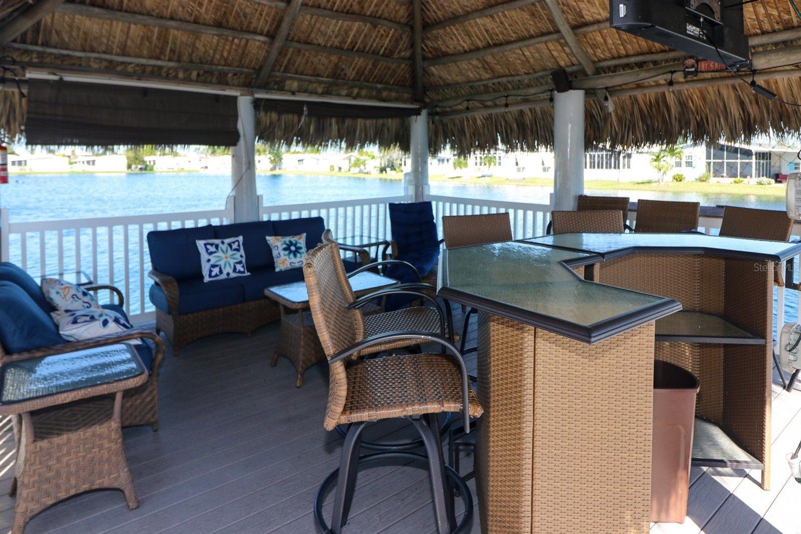 EMERALD LAKES - Residential