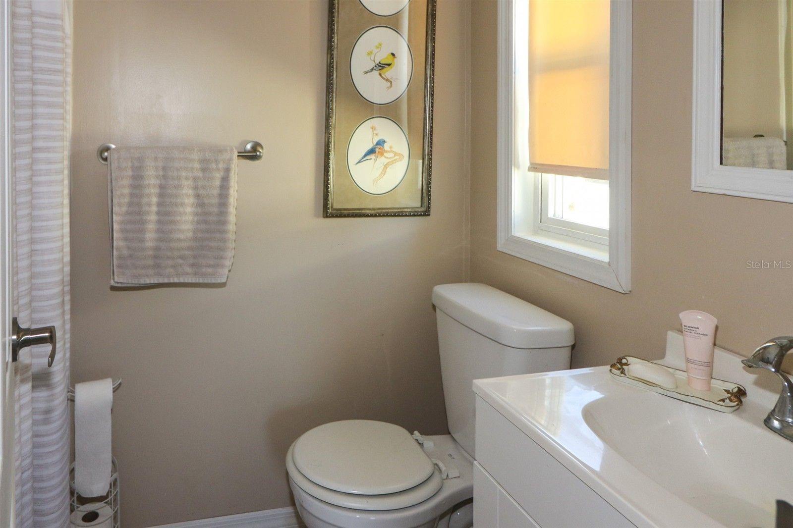 EMERALD LAKES - Residential