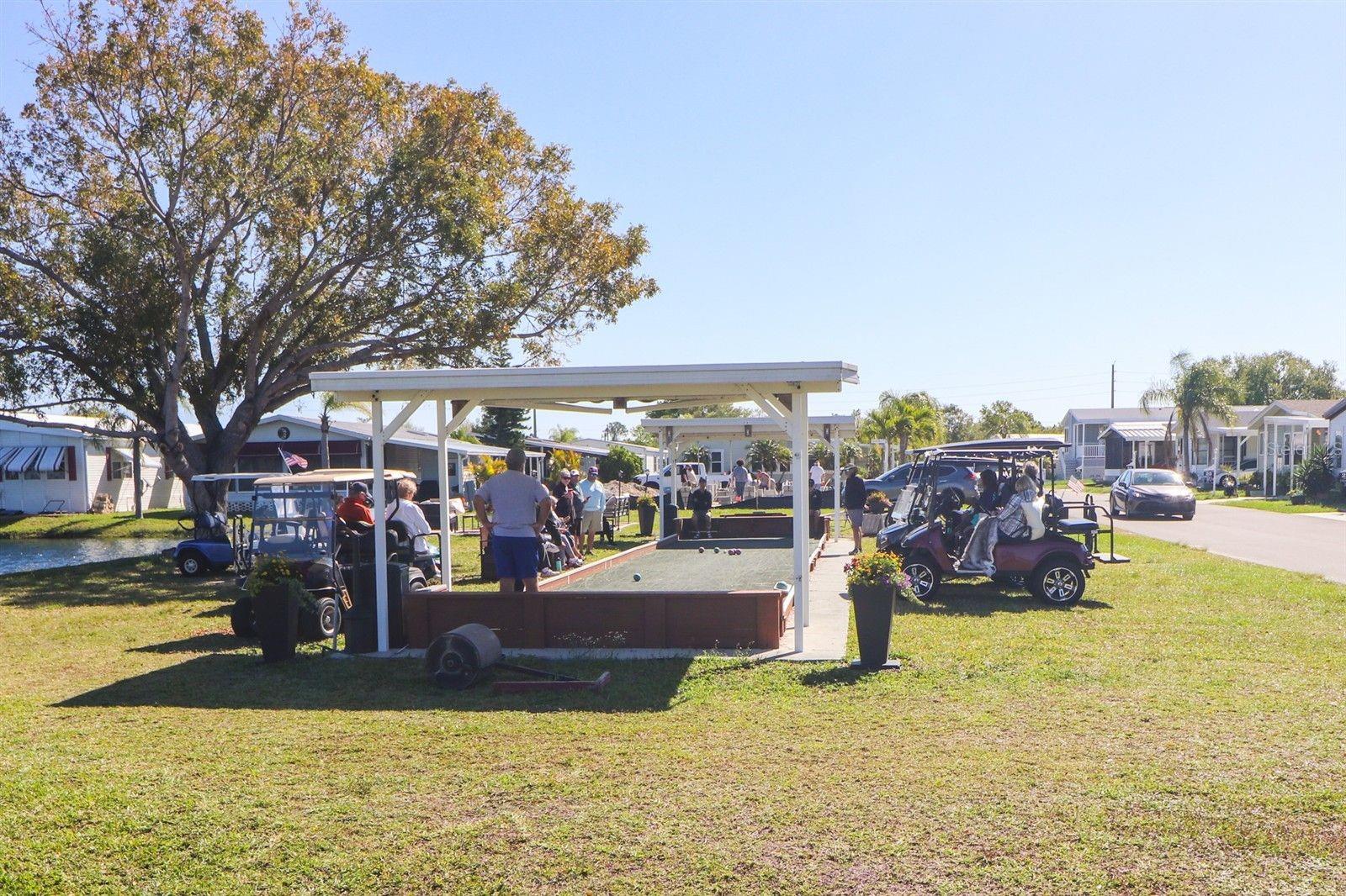 EMERALD LAKES - Residential