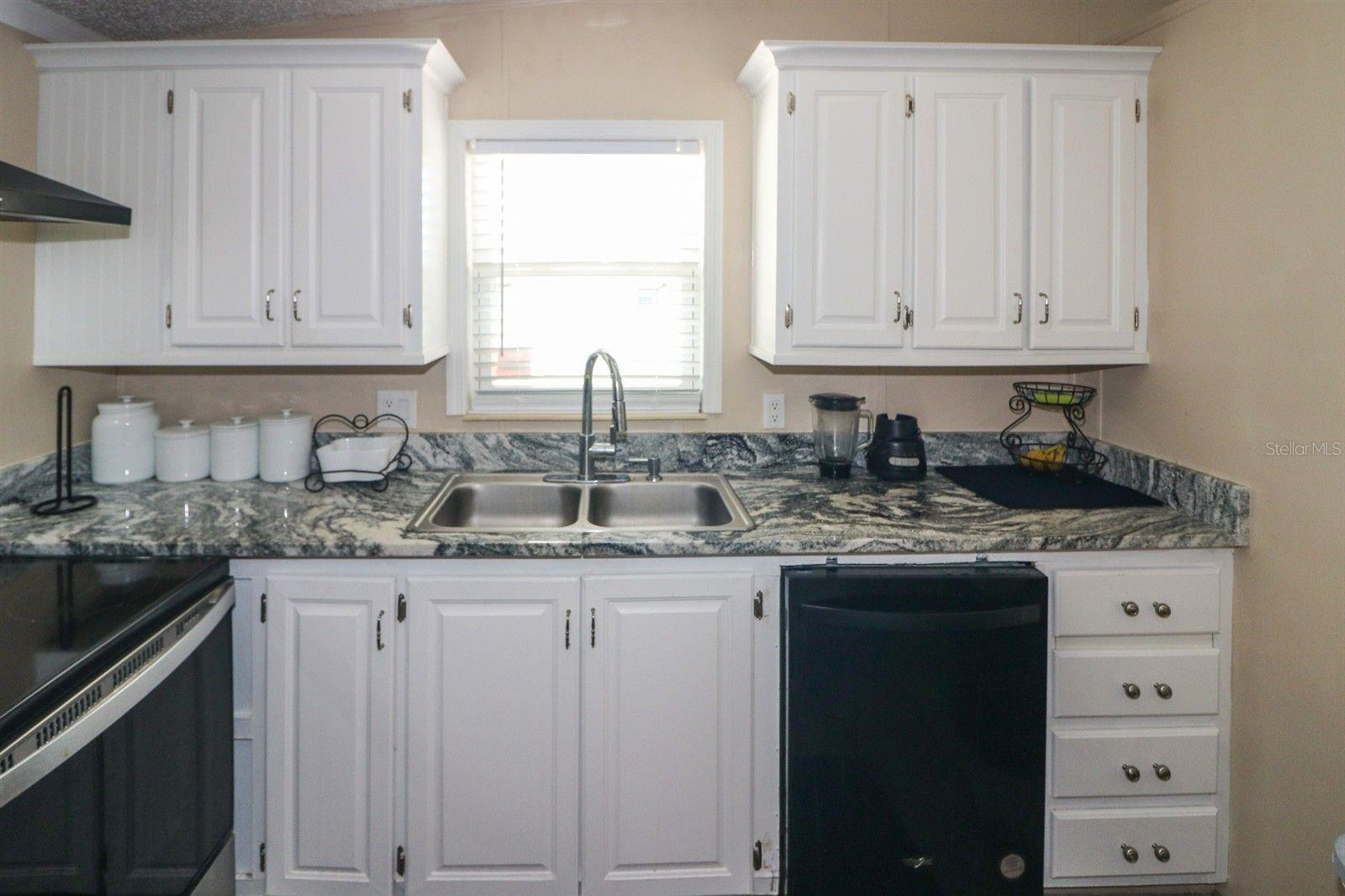 EMERALD LAKES - Residential