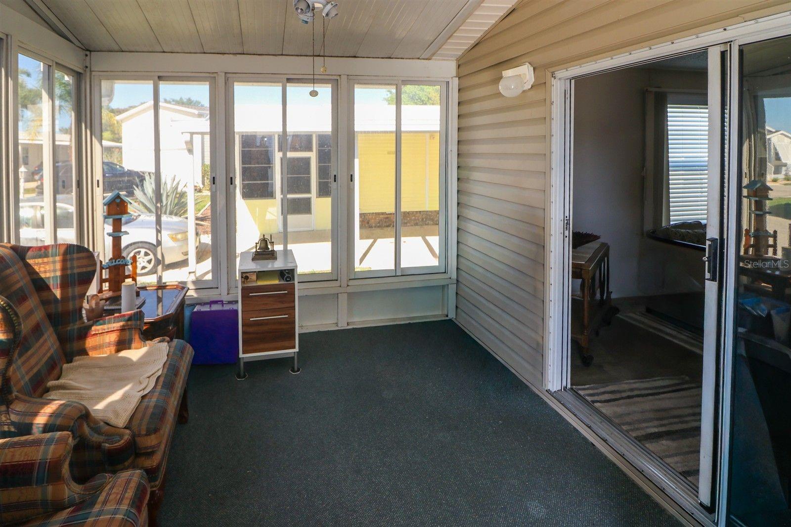 EMERALD LAKES - Residential