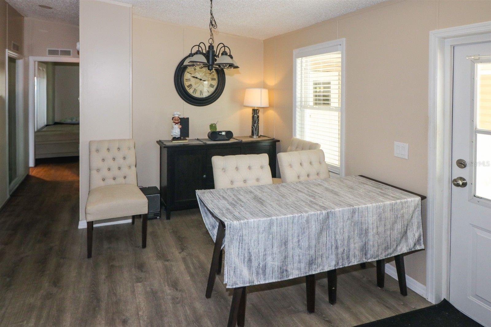 EMERALD LAKES - Residential