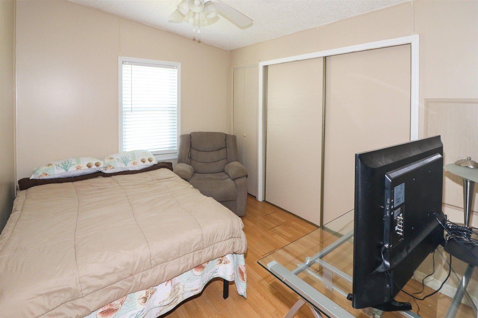 EMERALD LAKES - Residential