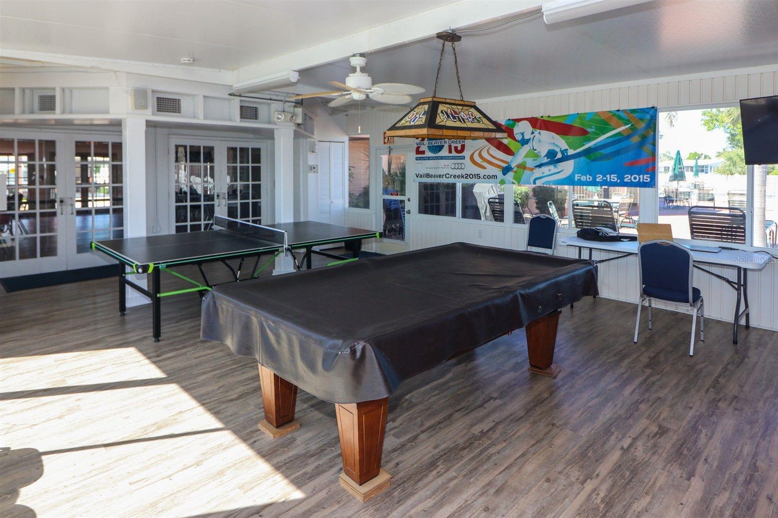 EMERALD LAKES - Residential