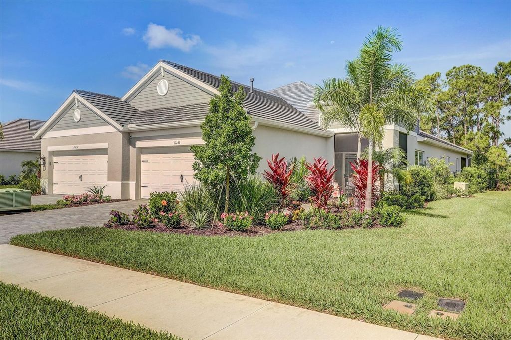 Photo of 10233 Lake Wales Circle, Sarasota, FL 34241 (MLS # A4693223)