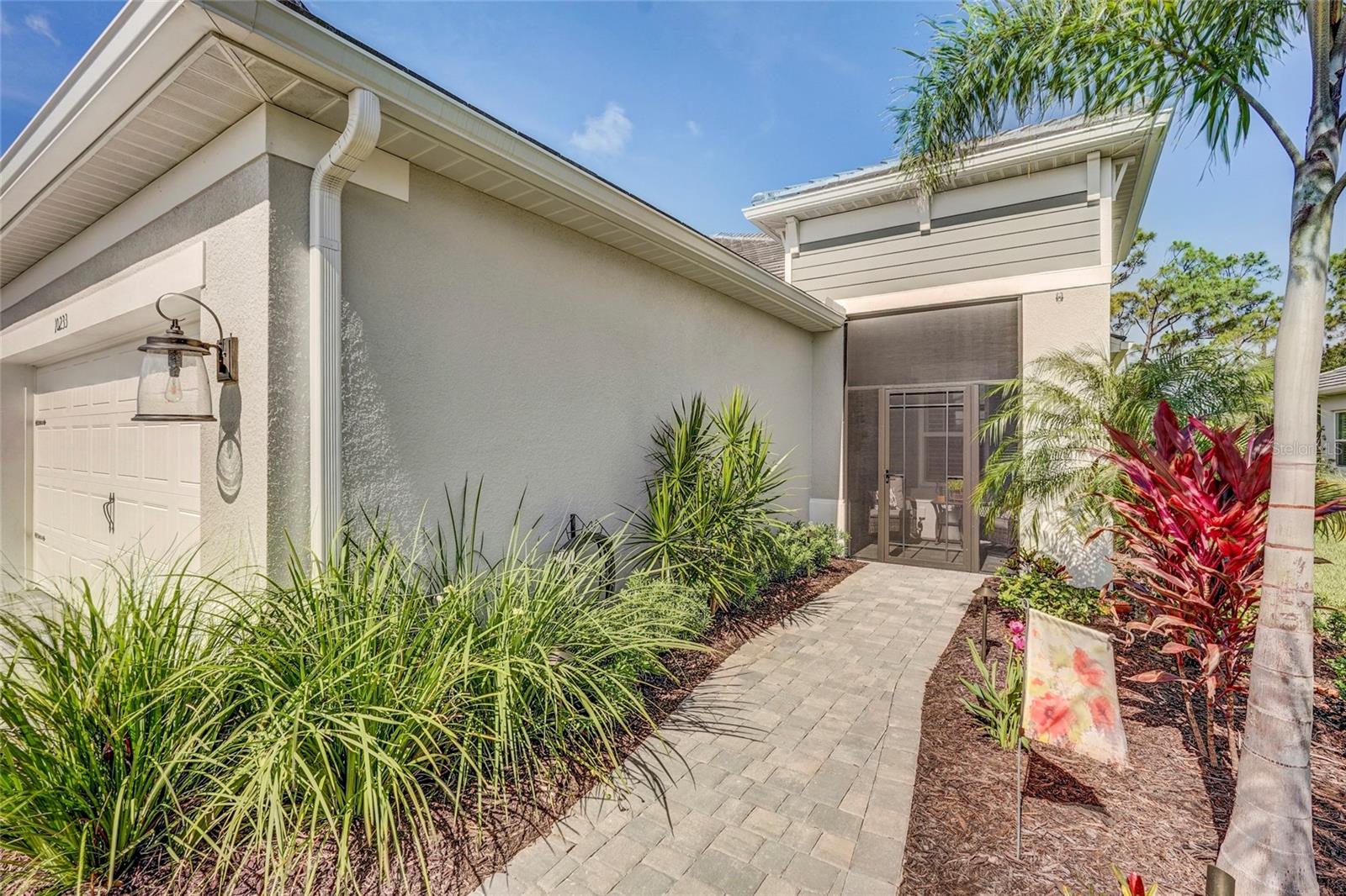 10233 LAKE WALES CIRCLE