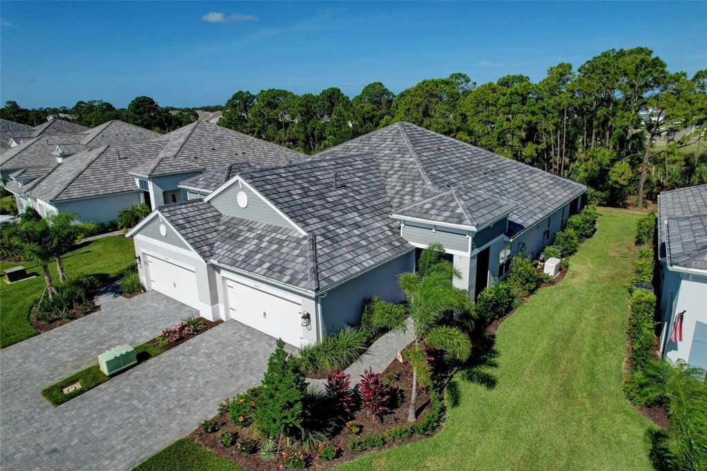 Photo of 10233 Lake Wales Circle, Sarasota, FL 34241 (MLS # A4693223)