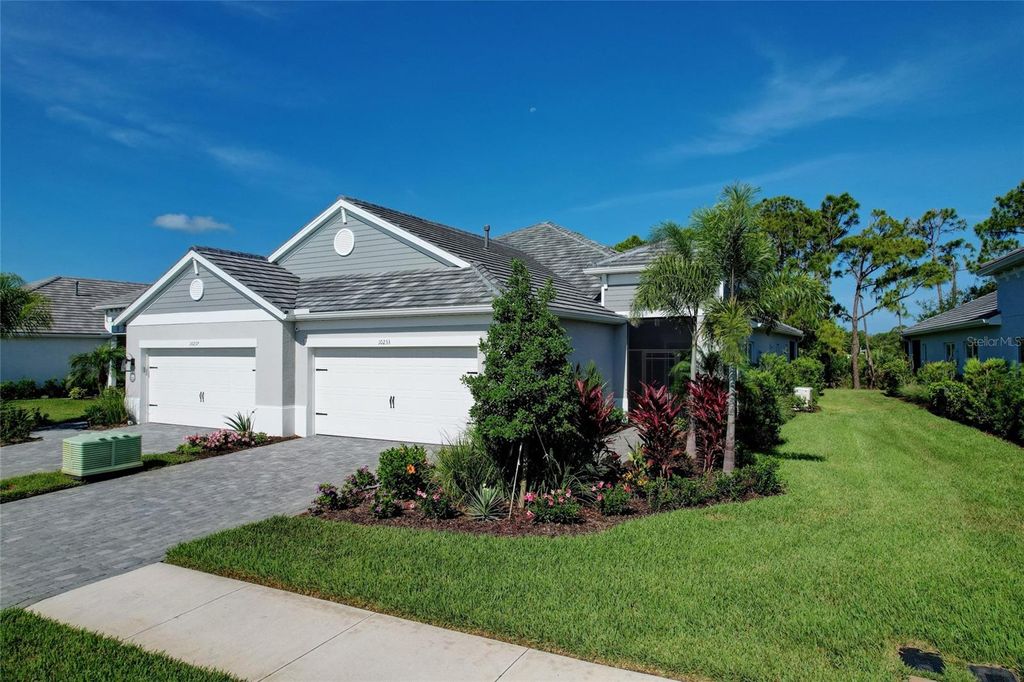 Photo of 10233 Lake Wales Circle, Sarasota, FL 34241 (MLS # A4693223)