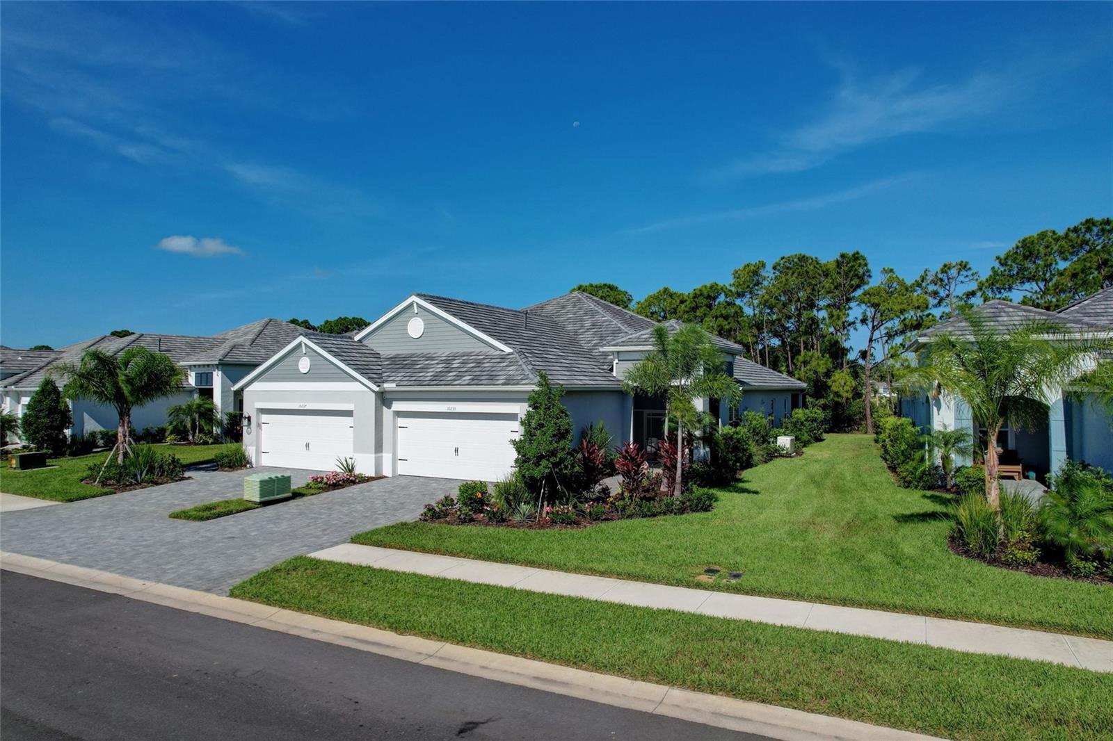 10233 LAKE WALES CIRCLE