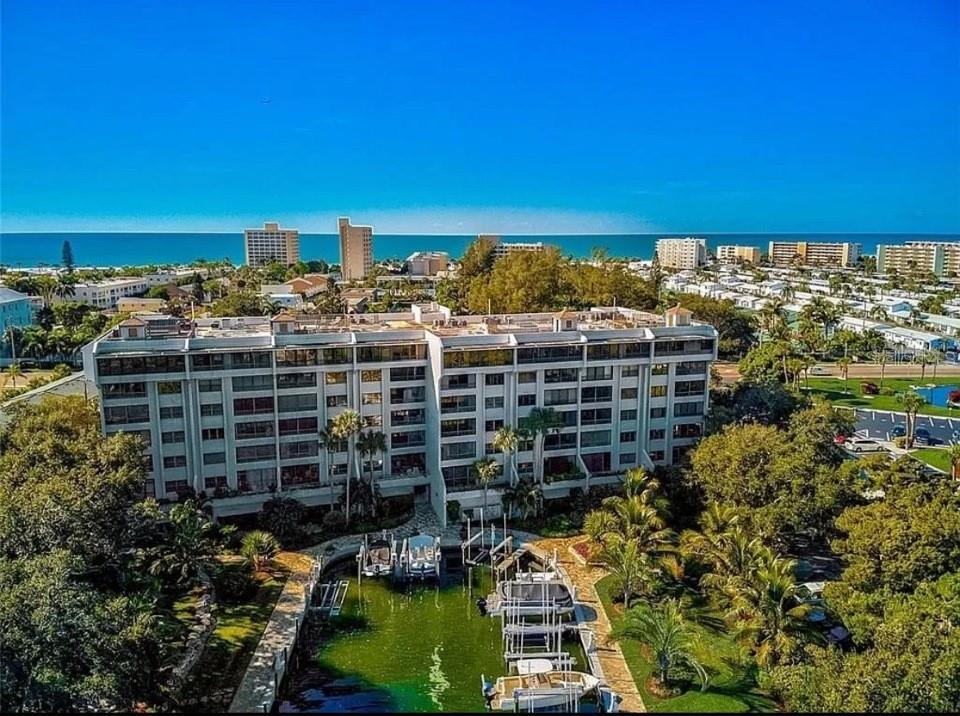 BOCA SIESTA - Residential Lease