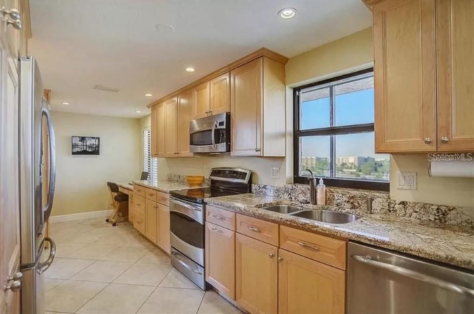 BOCA SIESTA - Residential Lease