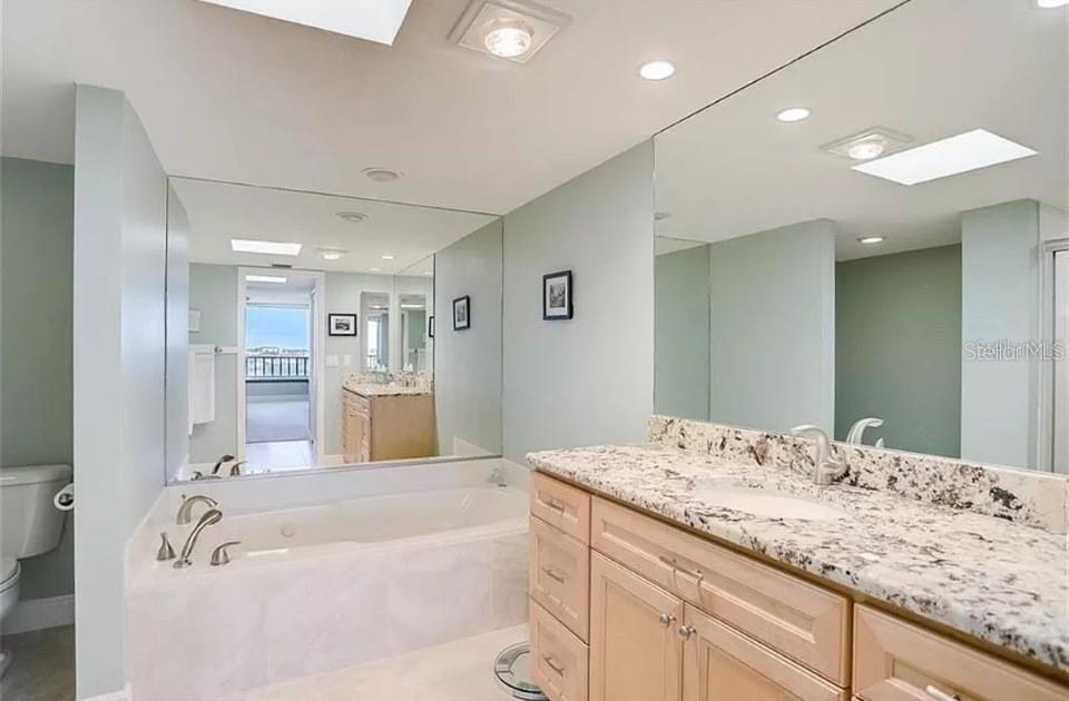 BOCA SIESTA - Residential Lease