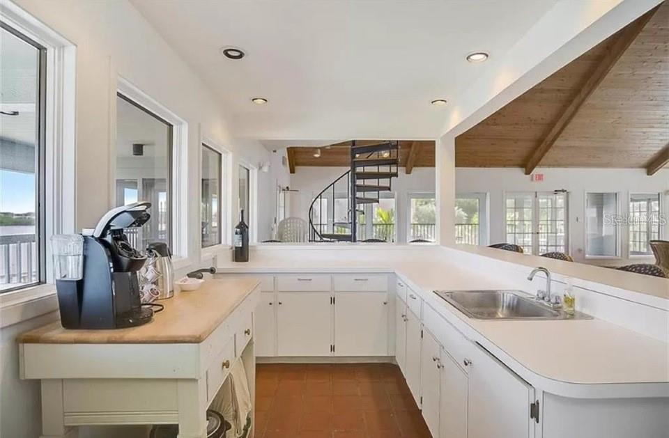 BOCA SIESTA - Residential Lease