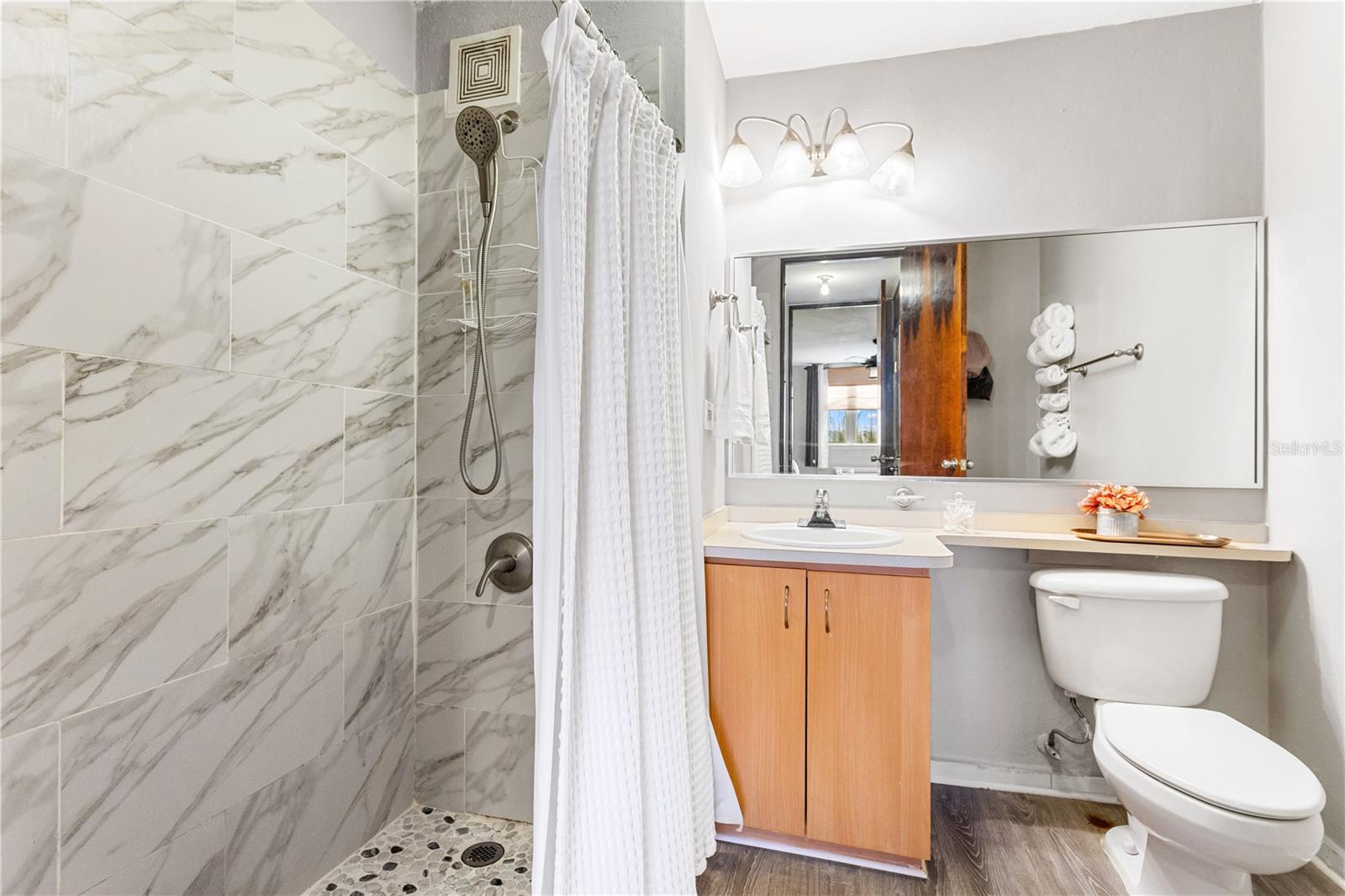 CONDOMINIO LA COSTA - Residential