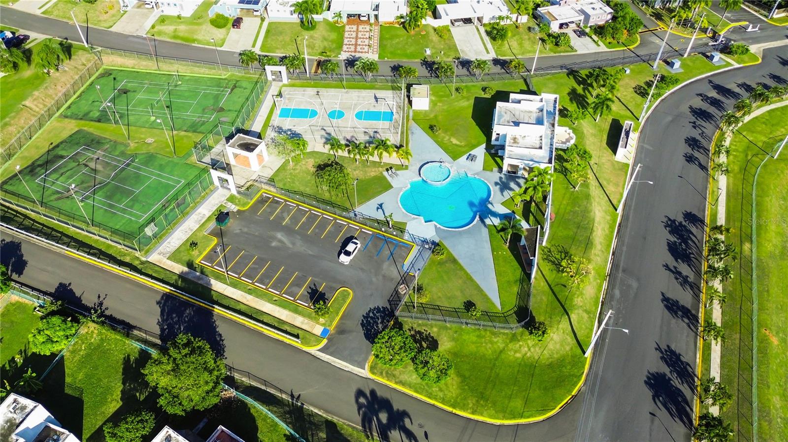 CONDOMINIO LA COSTA - Residential