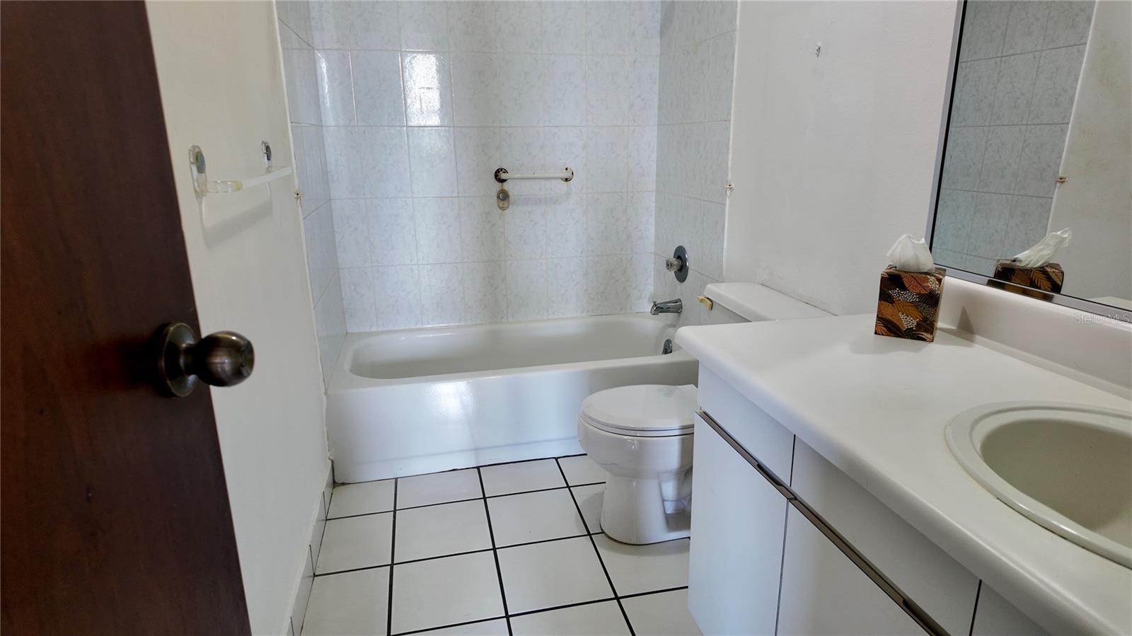 CAPARRA HILLS TOWER - Residential