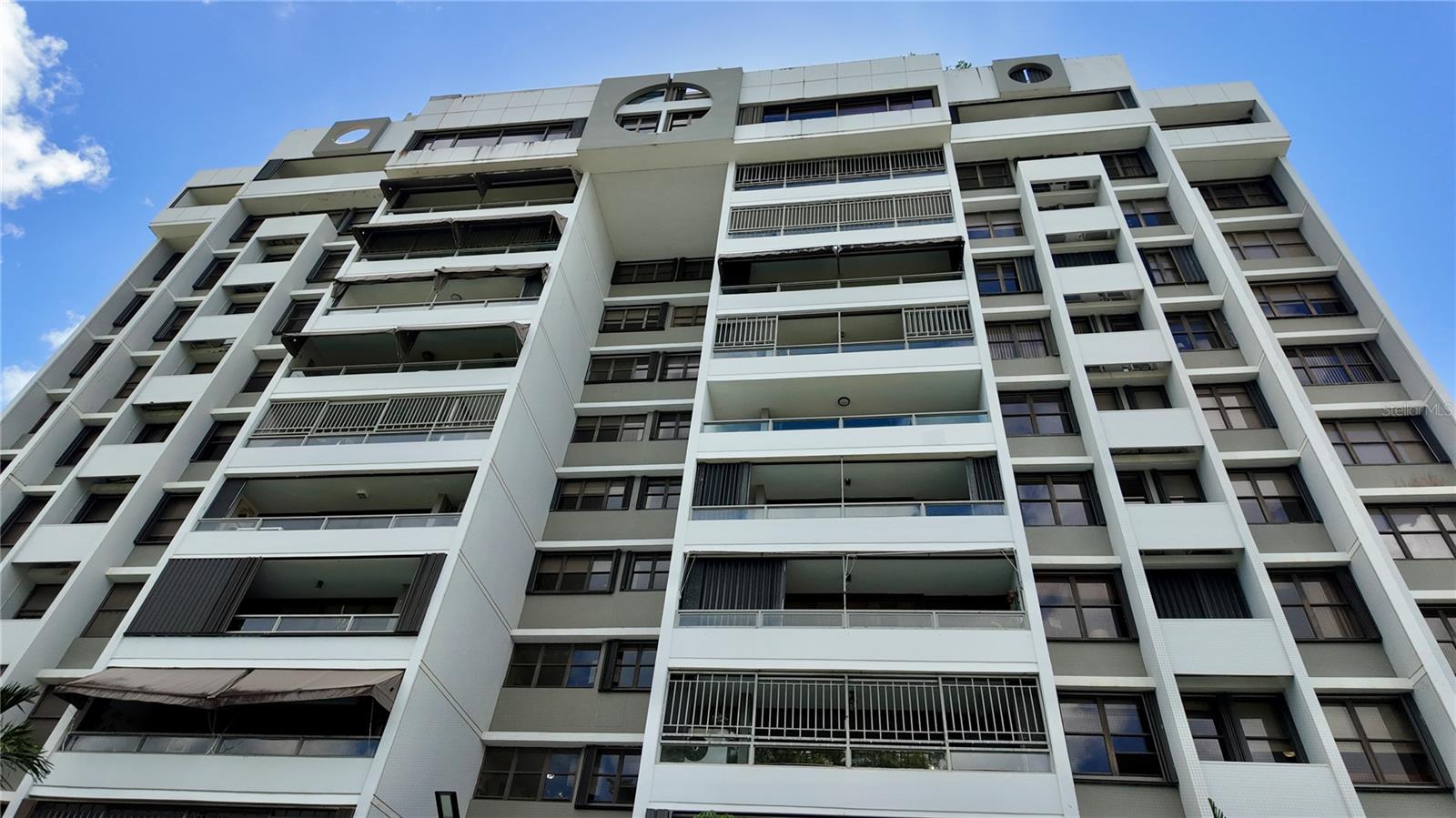 CAPARRA HILLS TOWER - Residential