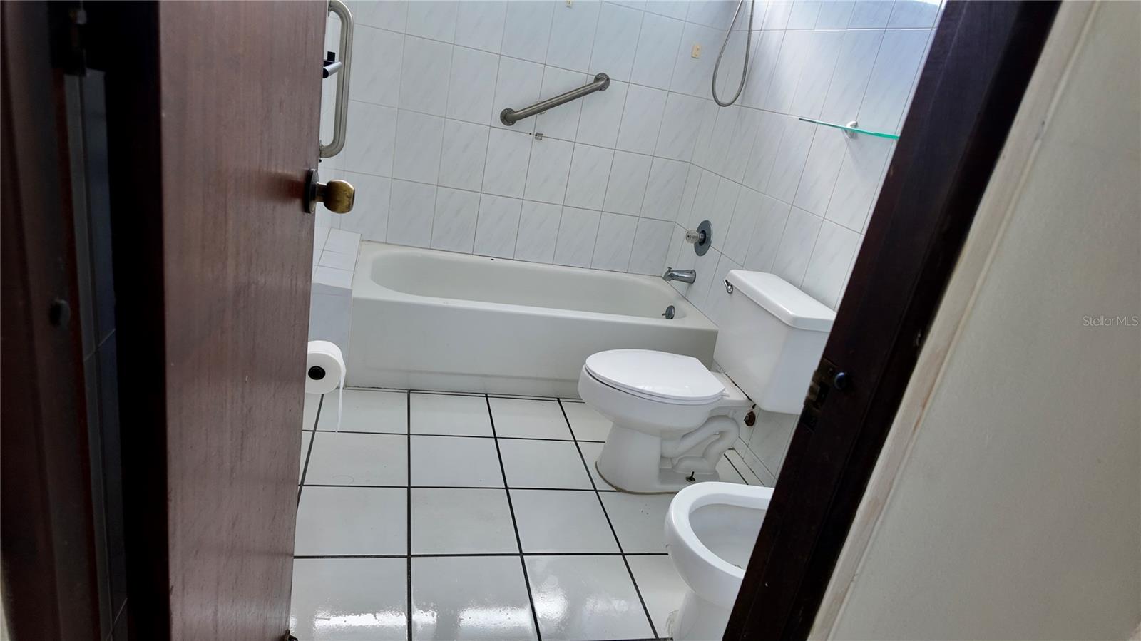 CAPARRA HILLS TOWER - Residential