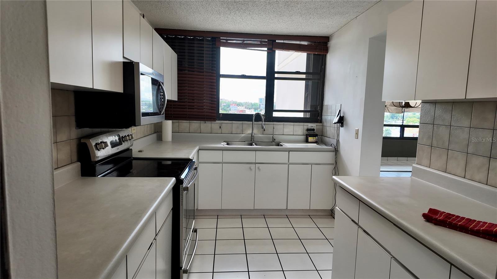 CAPARRA HILLS TOWER - Residential