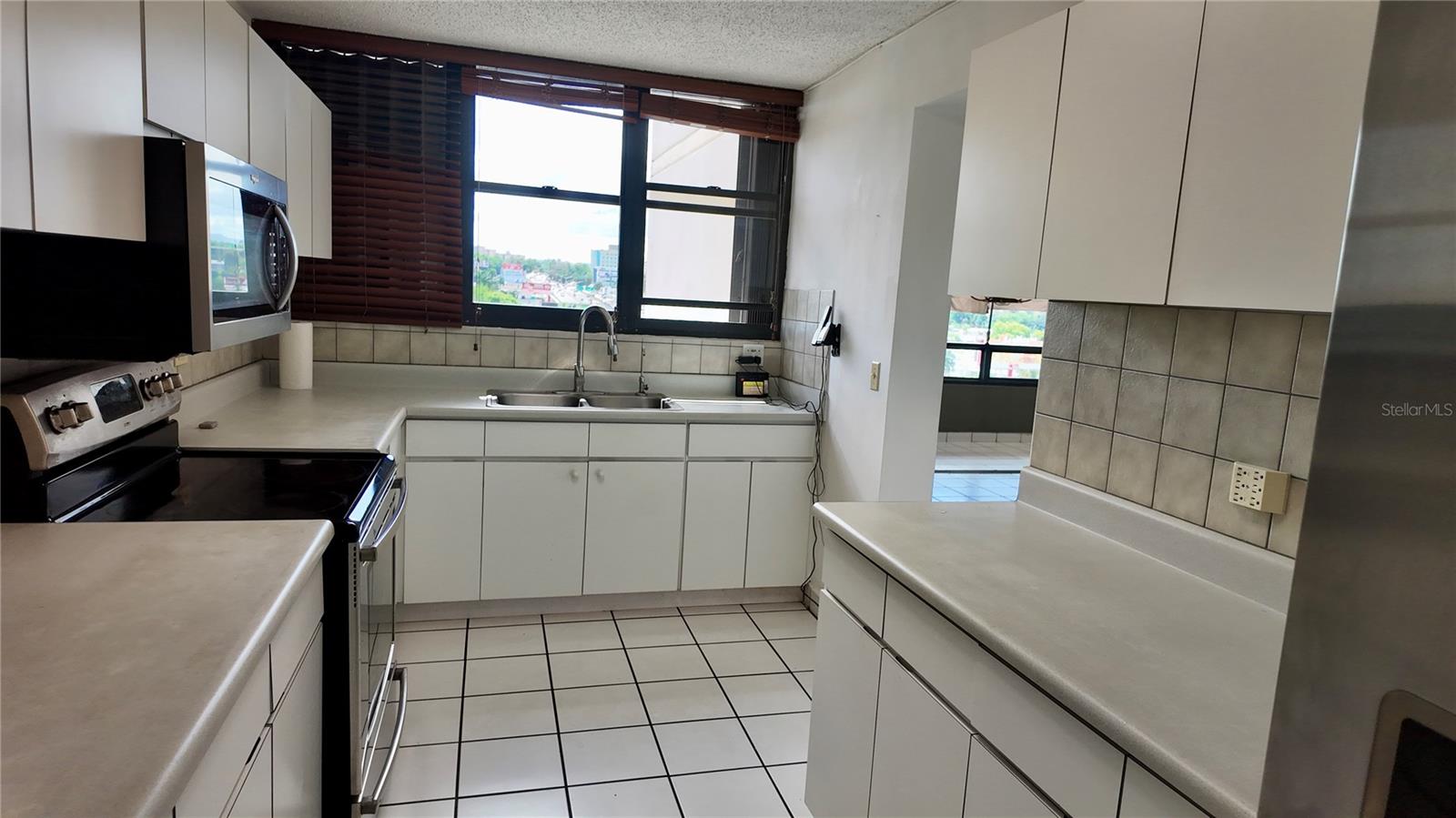 CAPARRA HILLS TOWER - Residential