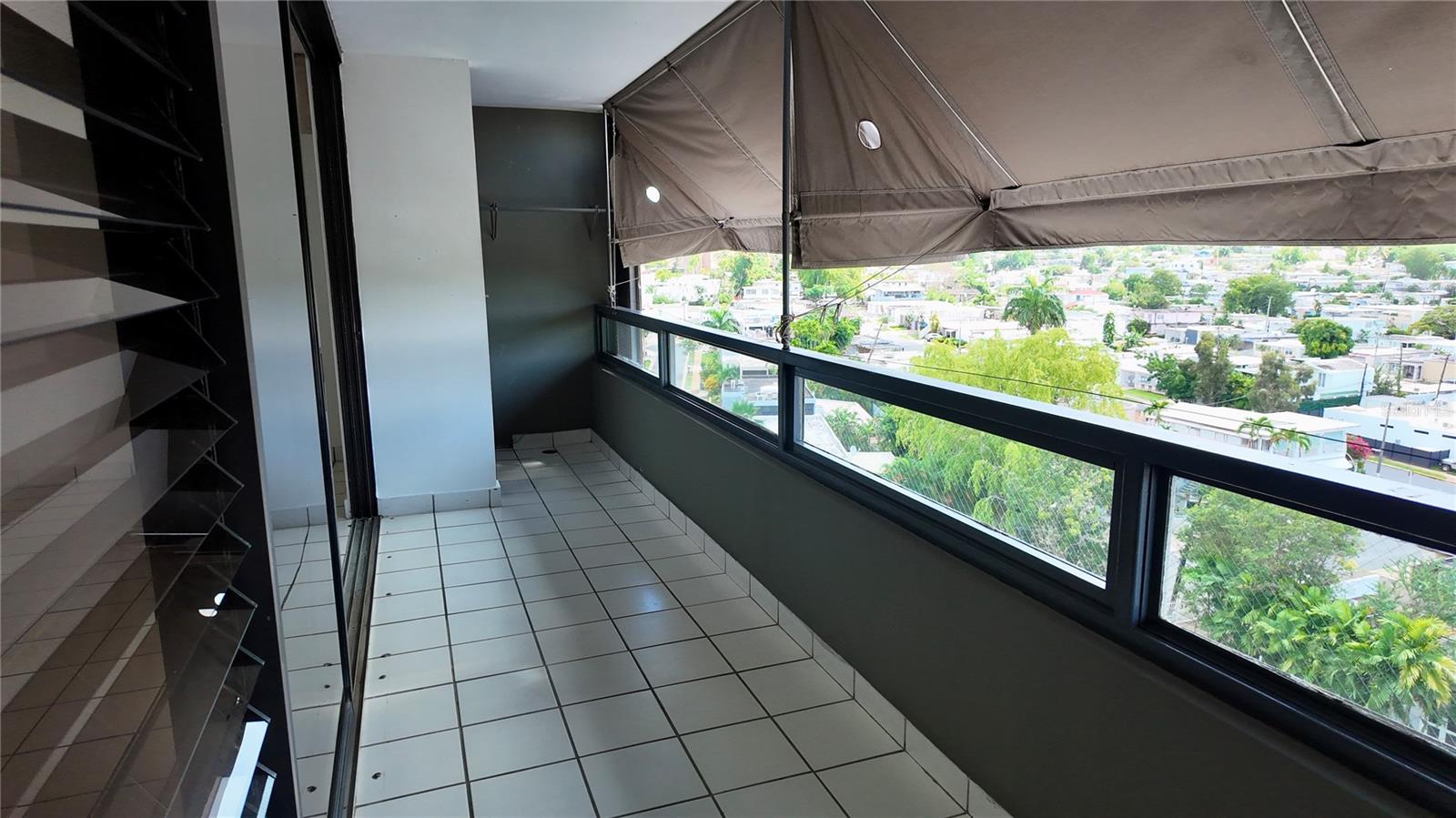 CAPARRA HILLS TOWER - Residential