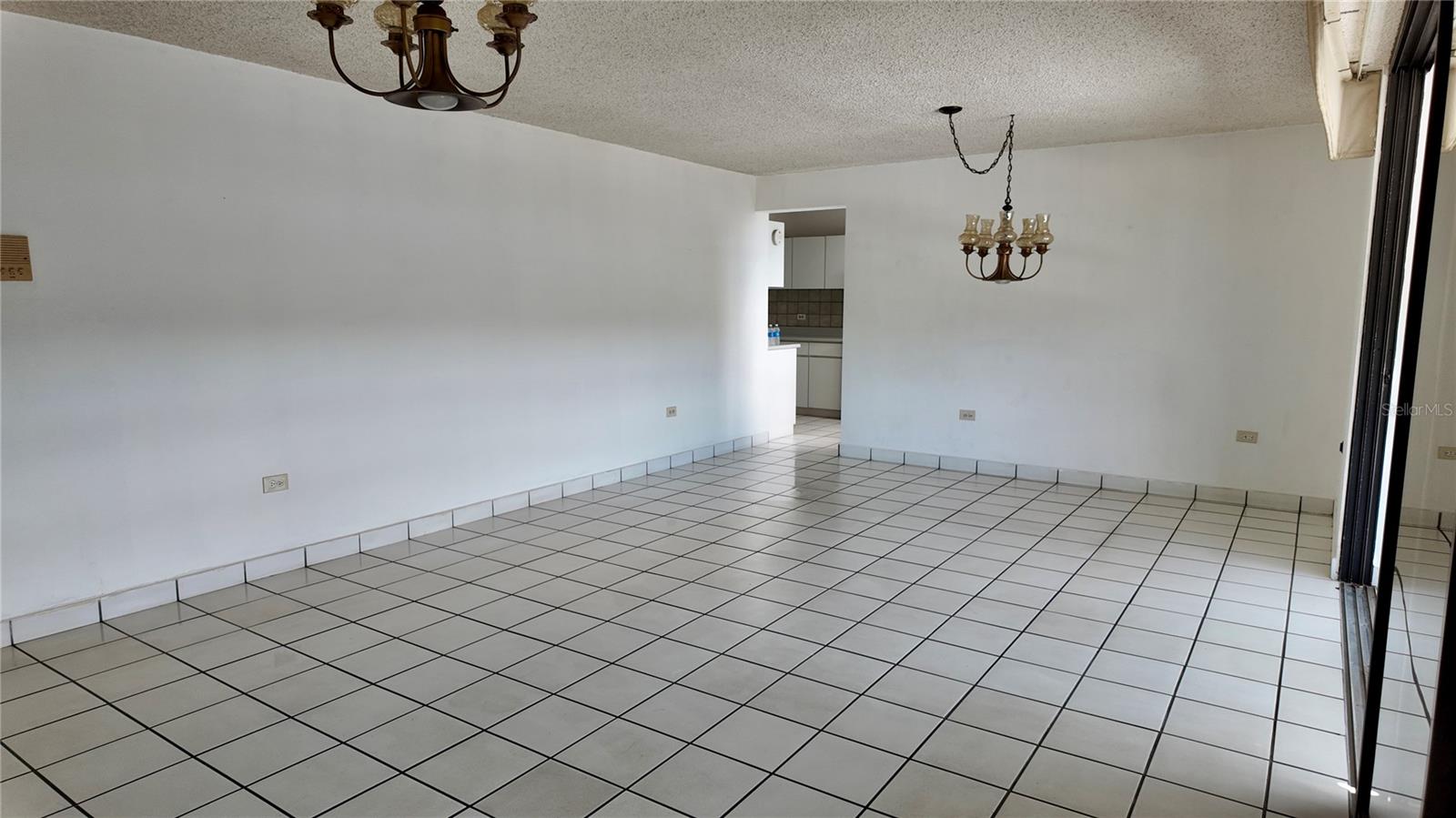 CAPARRA HILLS TOWER - Residential