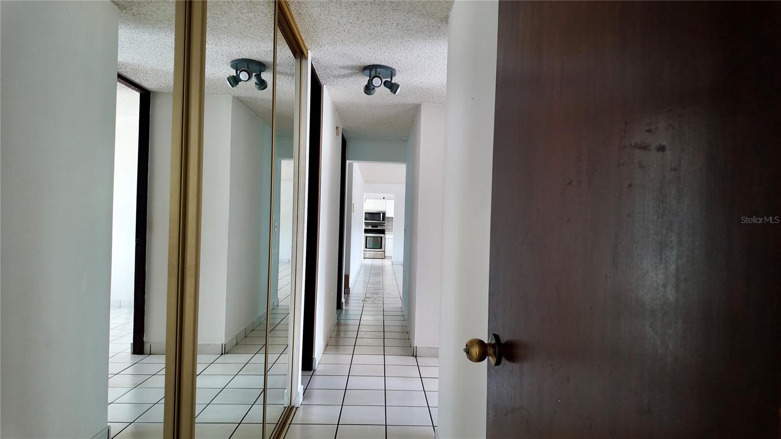 CAPARRA HILLS TOWER - Residential