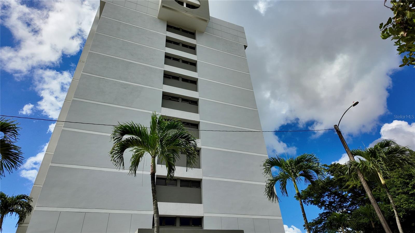 CAPARRA HILLS TOWER - Residential