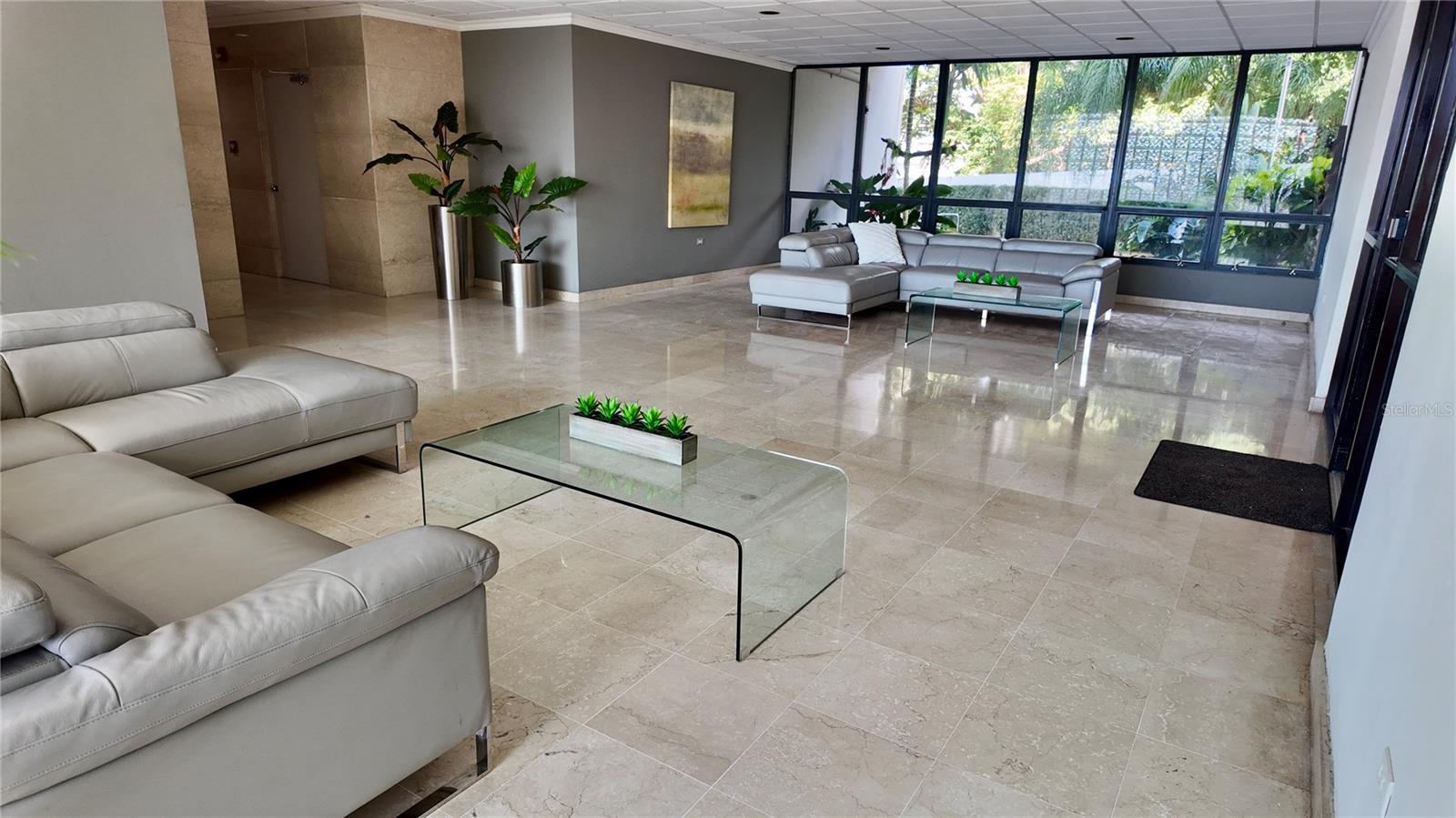 CAPARRA HILLS TOWER - Residential