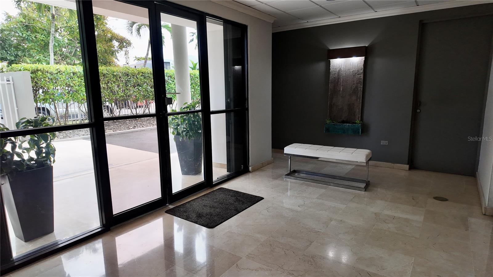 CAPARRA HILLS TOWER - Residential