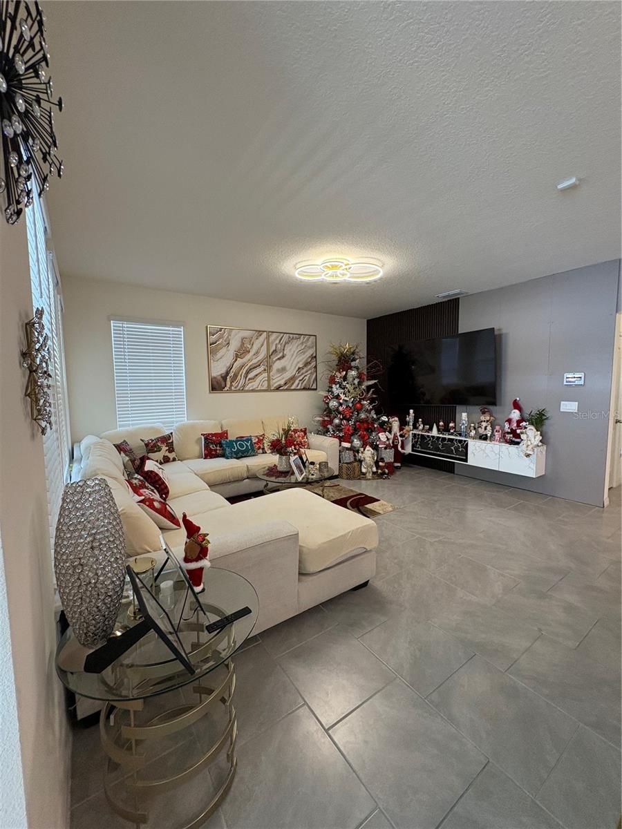 KINDRED PH 3A - Residential Lease