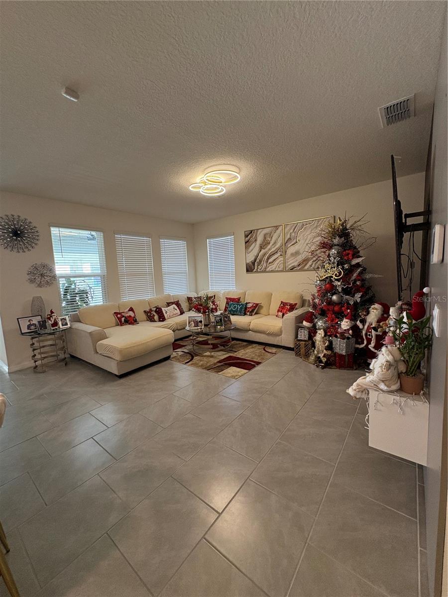 KINDRED PH 3A - Residential Lease