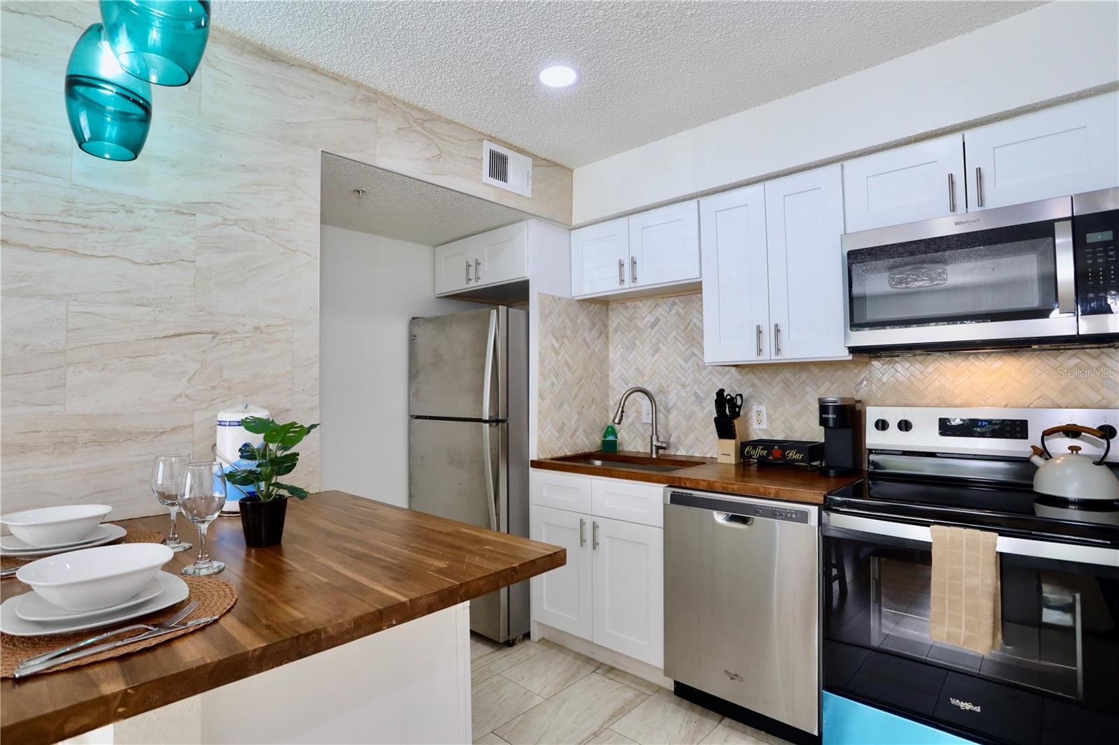 2207 ANTIGUA PLACE 717