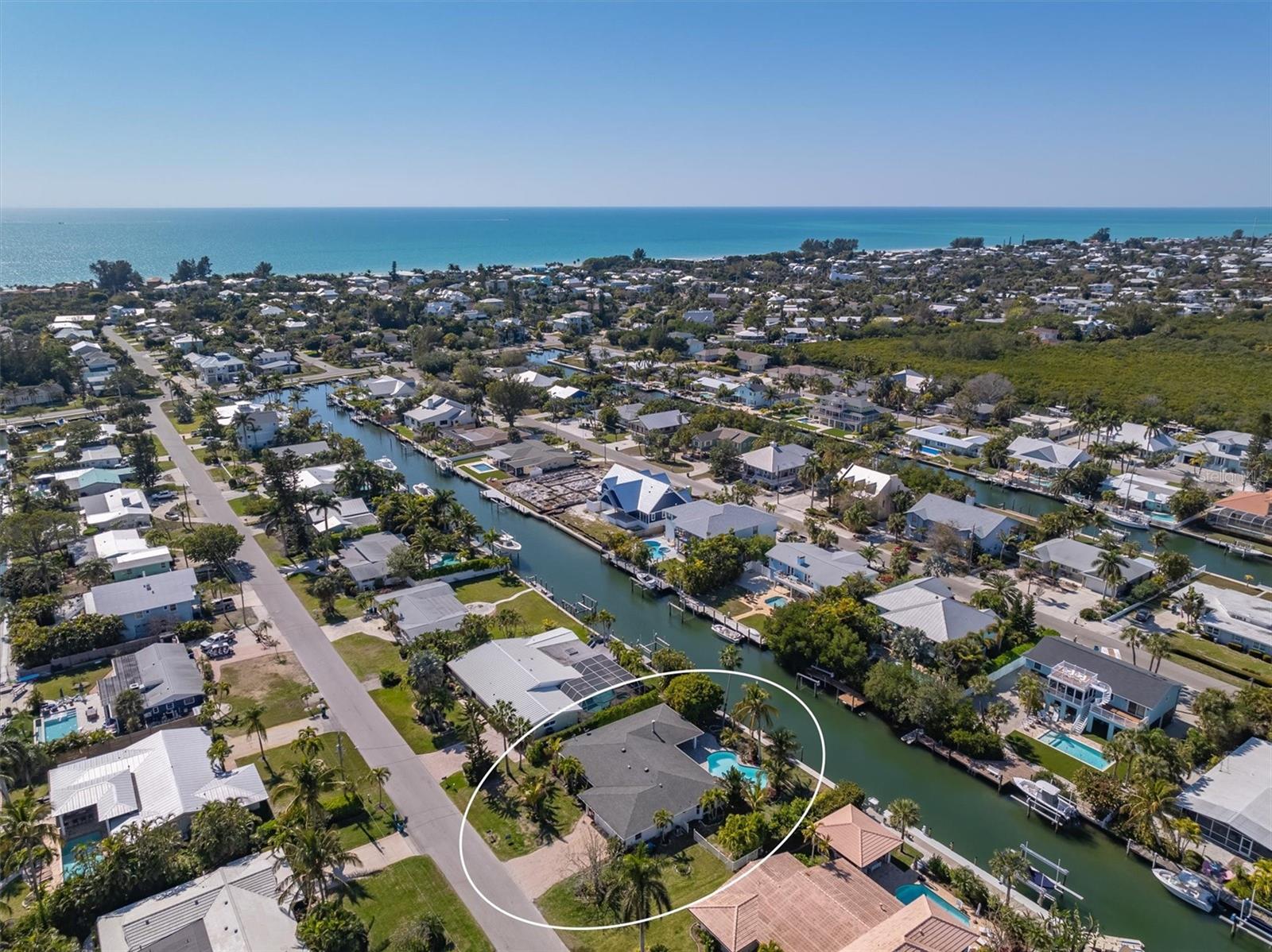 BAY PALMS - Residential