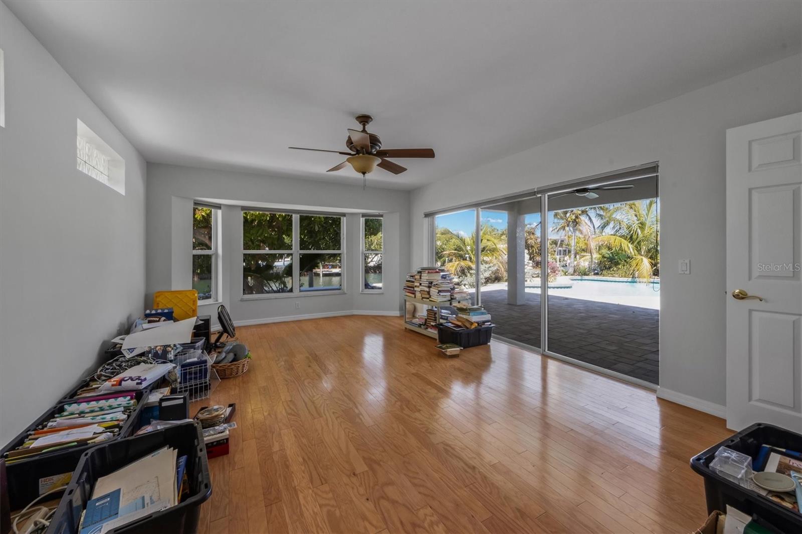 BAY PALMS - Residential