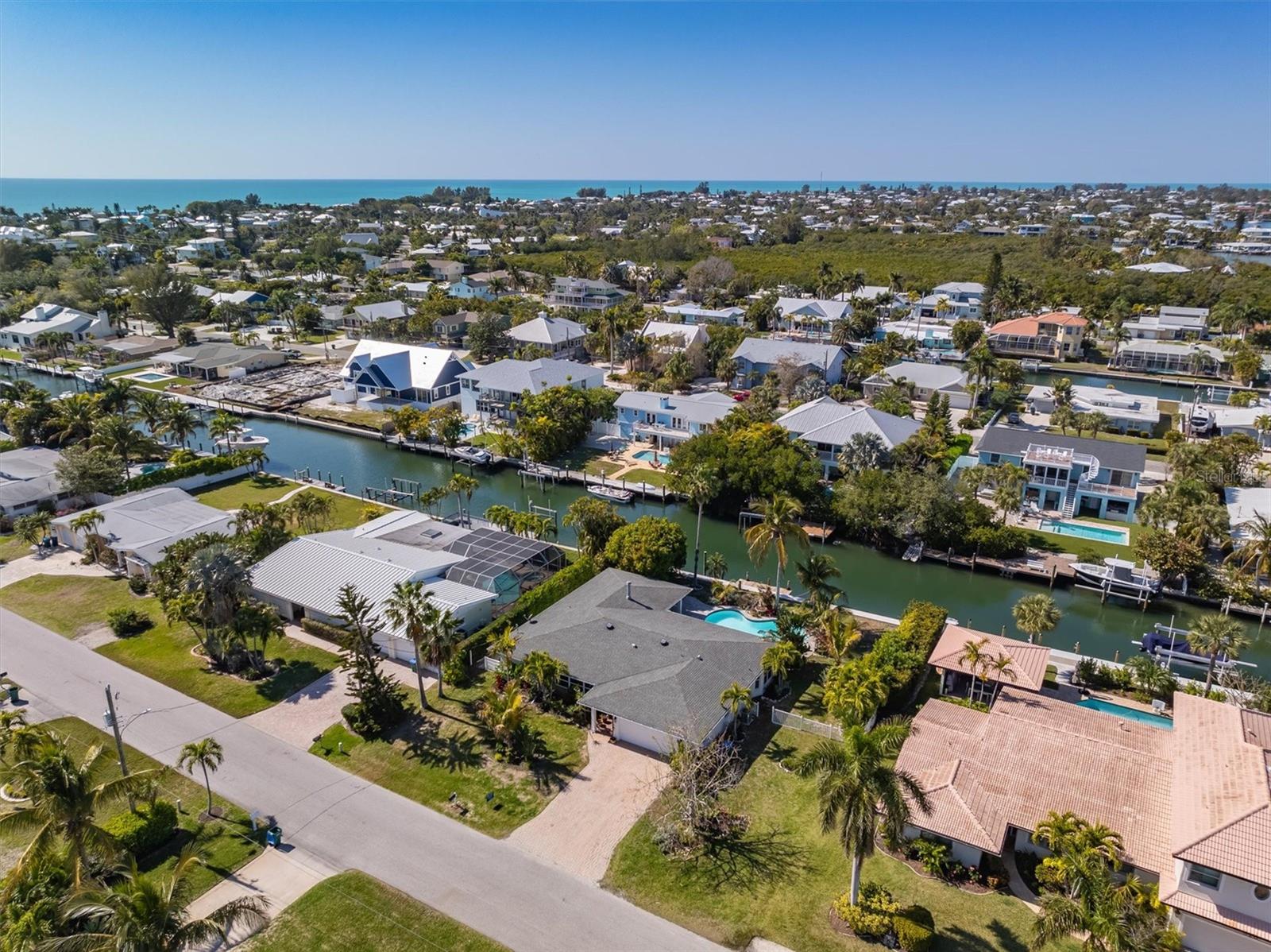 BAY PALMS - Residential