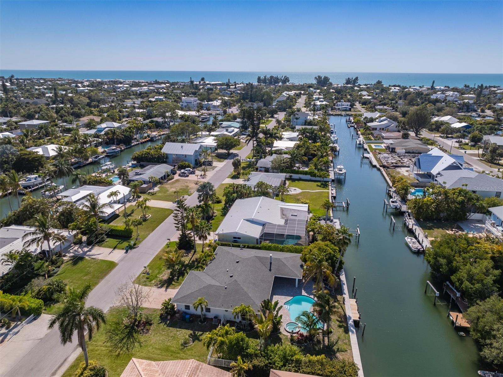 BAY PALMS - Residential