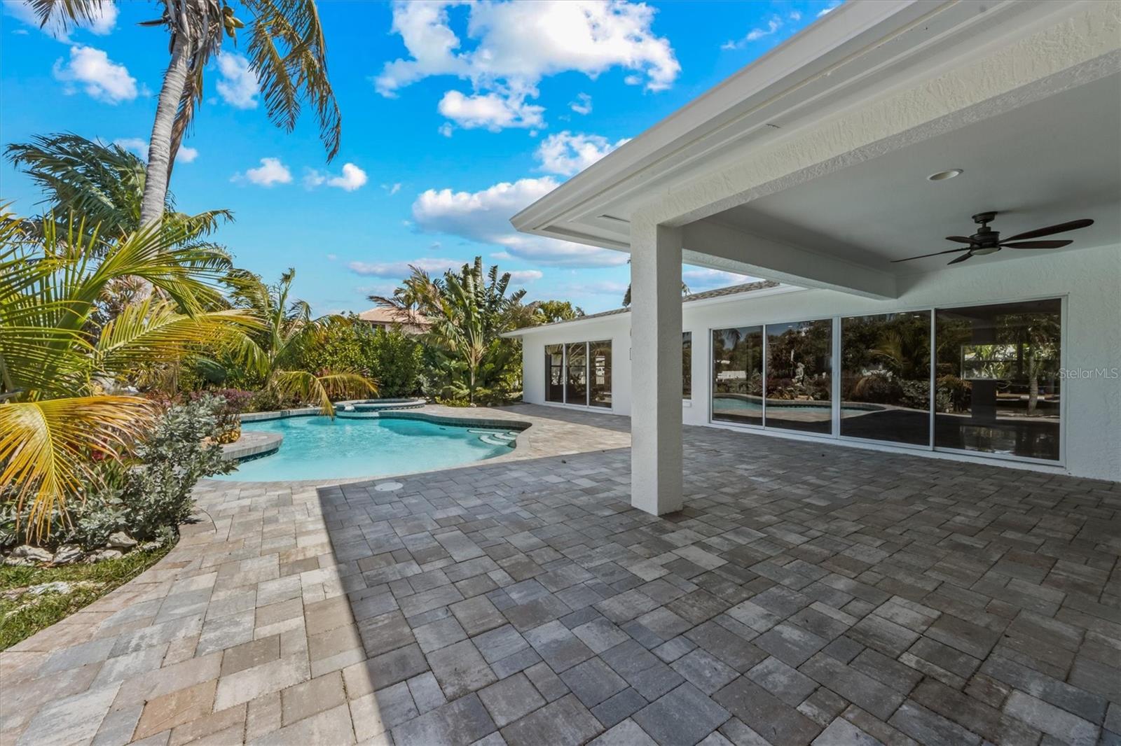 BAY PALMS - Residential