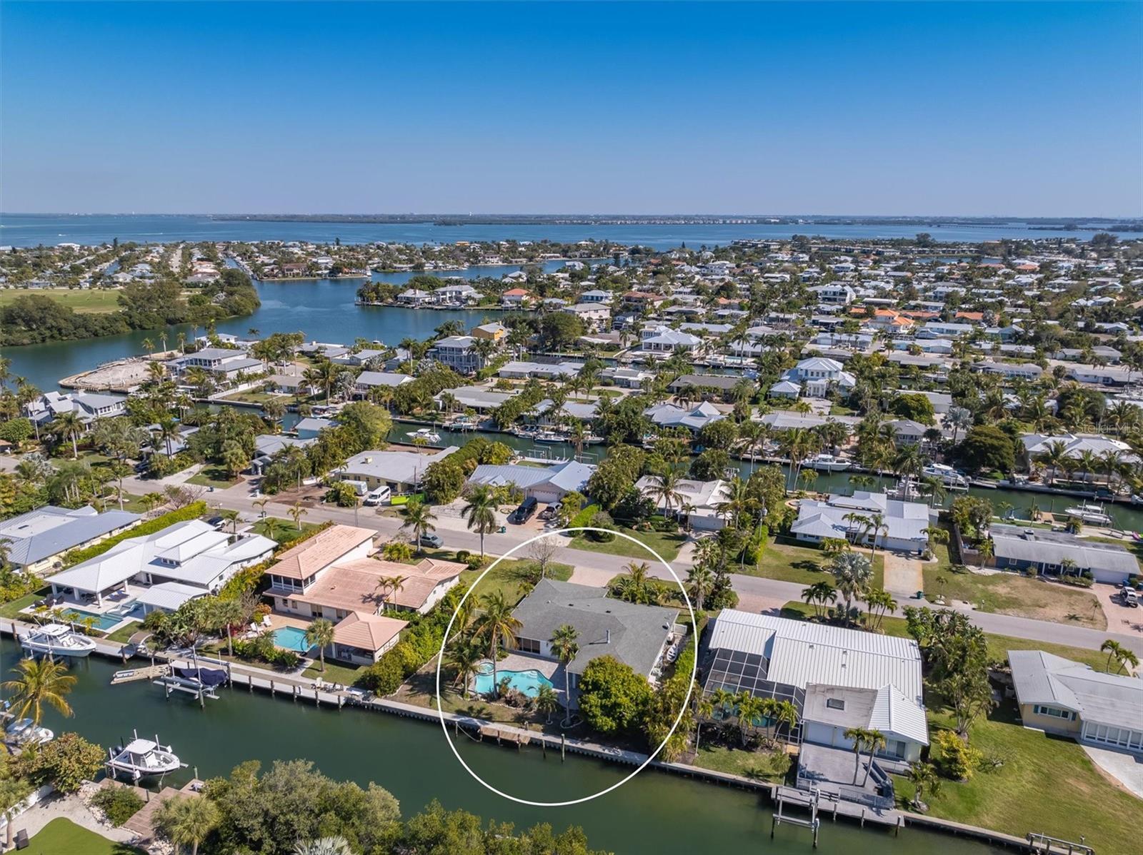 BAY PALMS - Residential