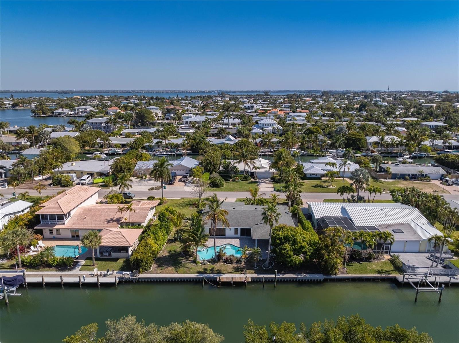 BAY PALMS - Residential