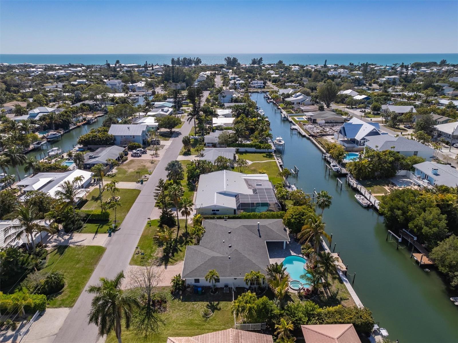 BAY PALMS - Residential