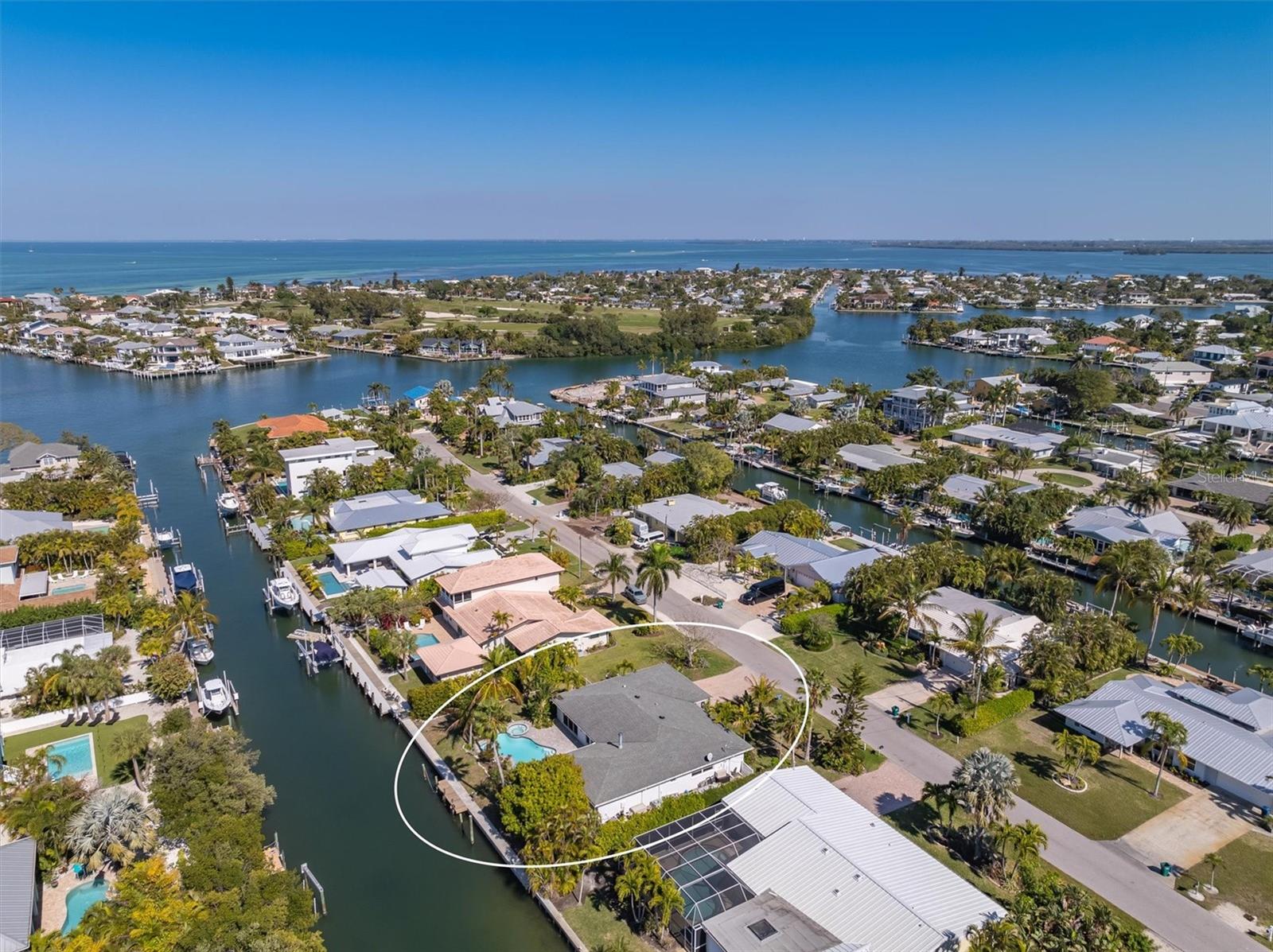 BAY PALMS - Residential