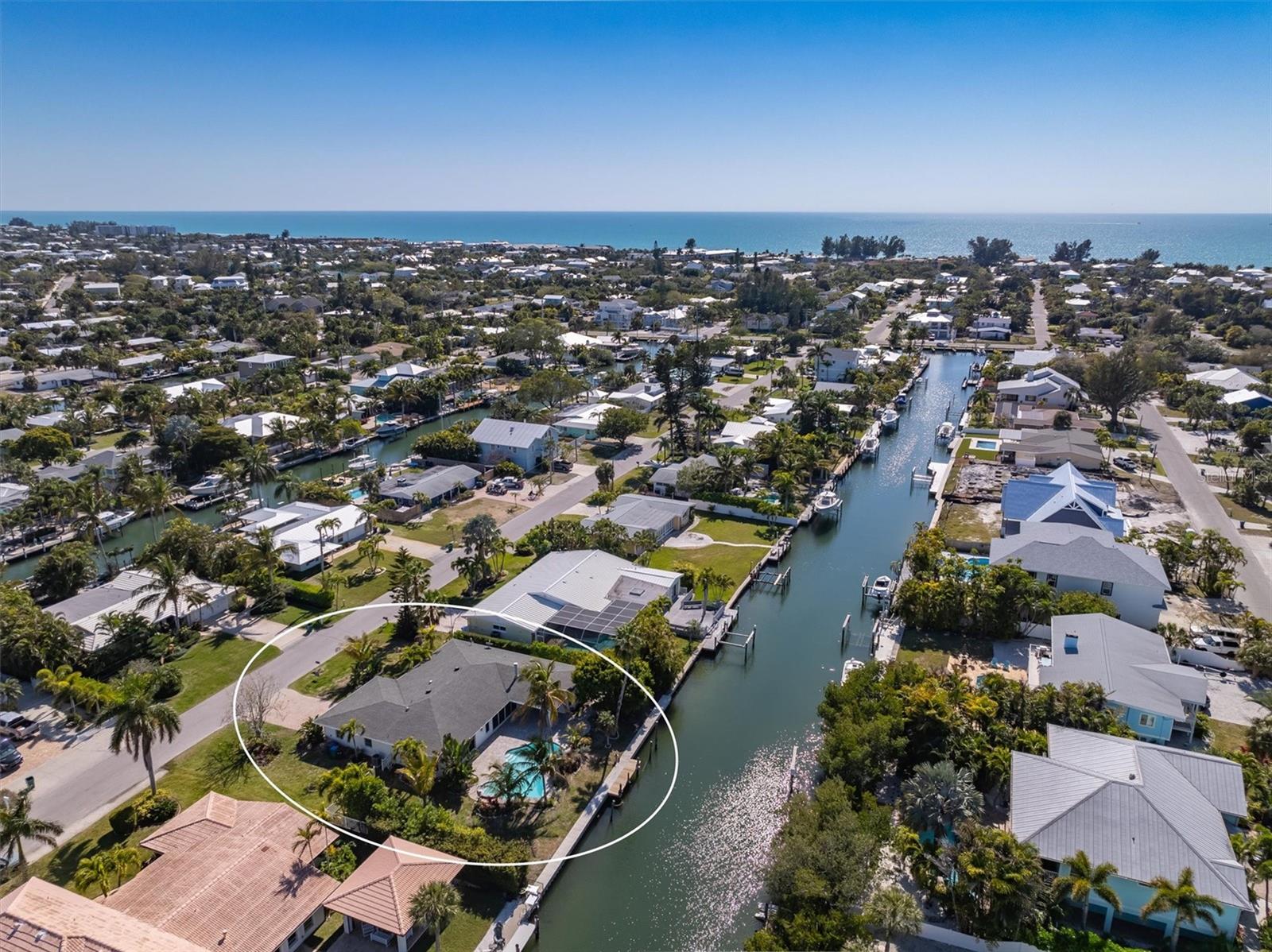 BAY PALMS - Residential